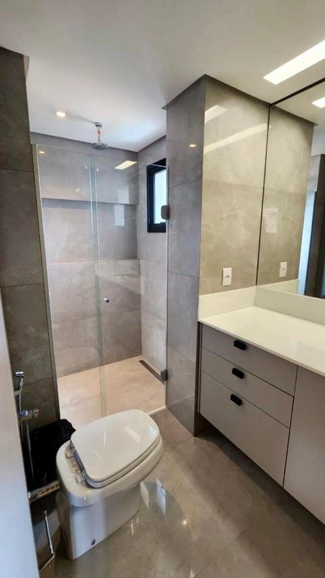 Estúdio com Quarto Privativo, TV e Cama Super King