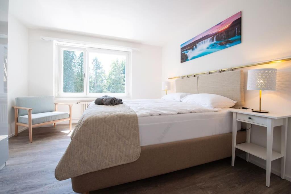 Moderne & helle Wohnung mit Netflix & Bergsicht