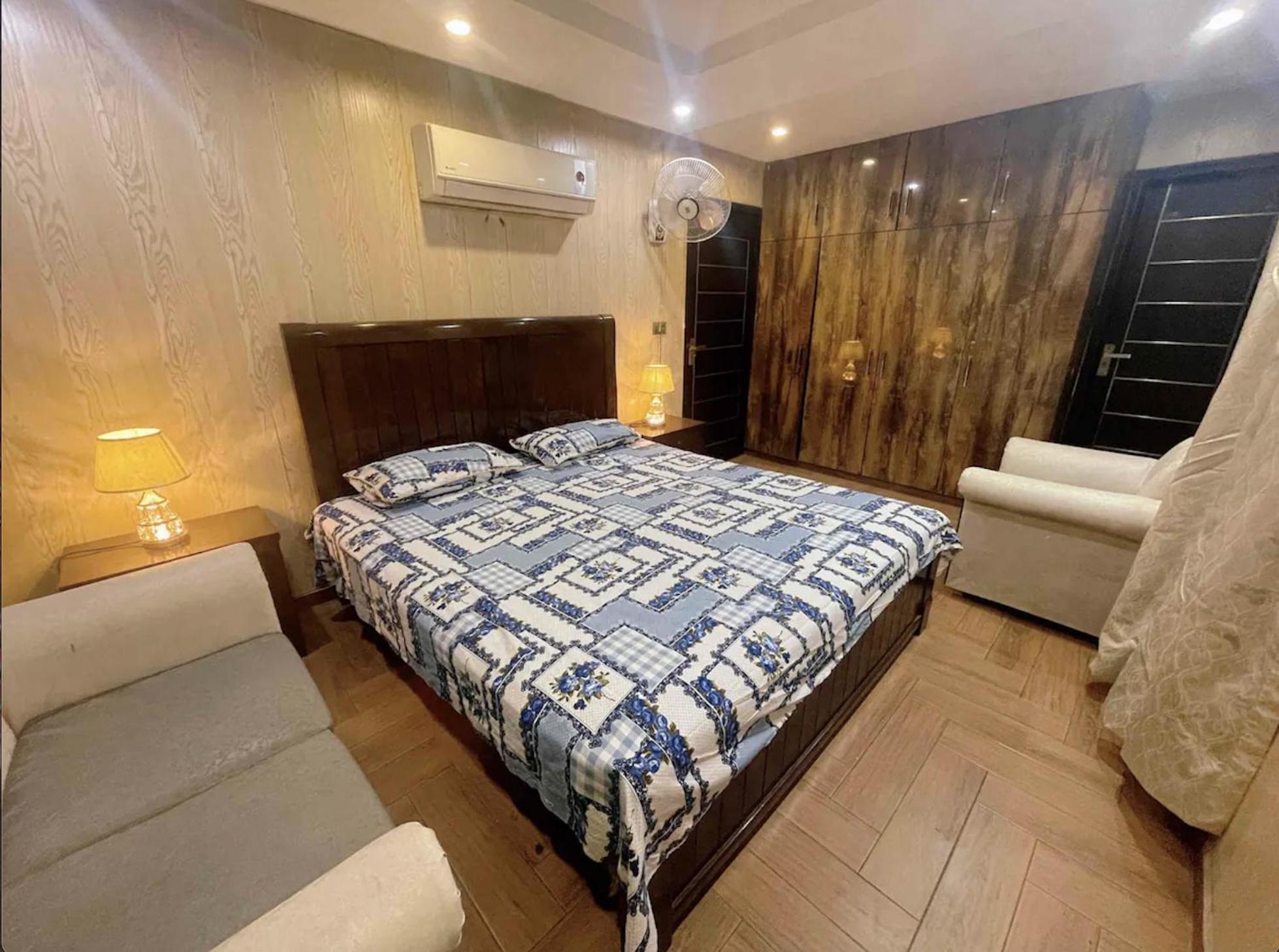 Luxury Private Top Floor Apartment in Heart of Bahria Town