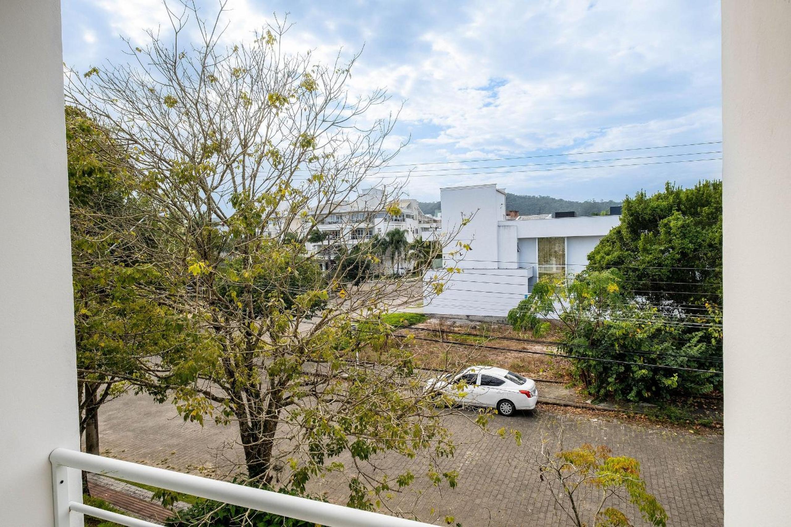 Incrível casa com churrasqueira em Jurerê RDR030