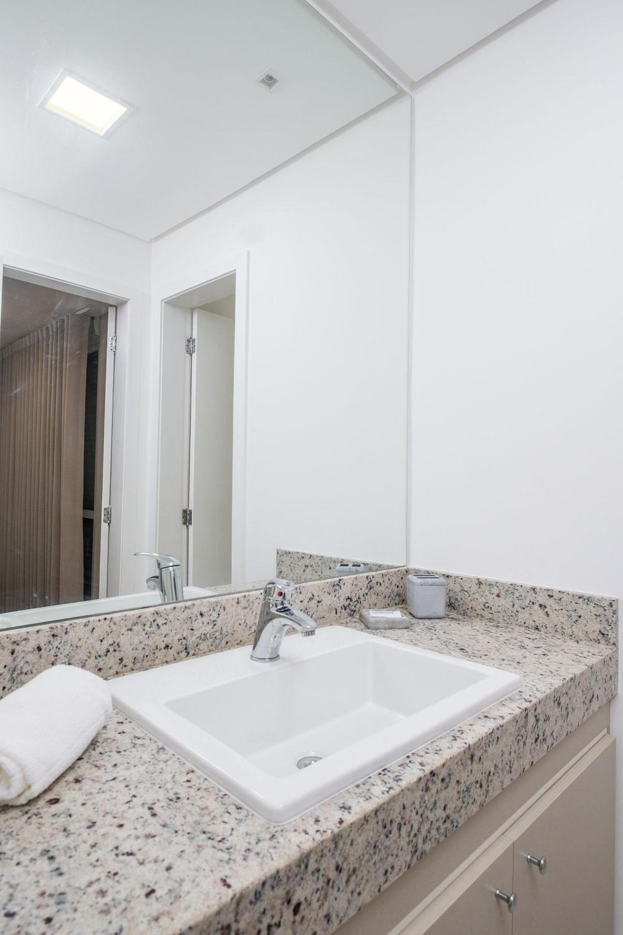 Incrível casa com churrasqueira em Jurerê RDR030