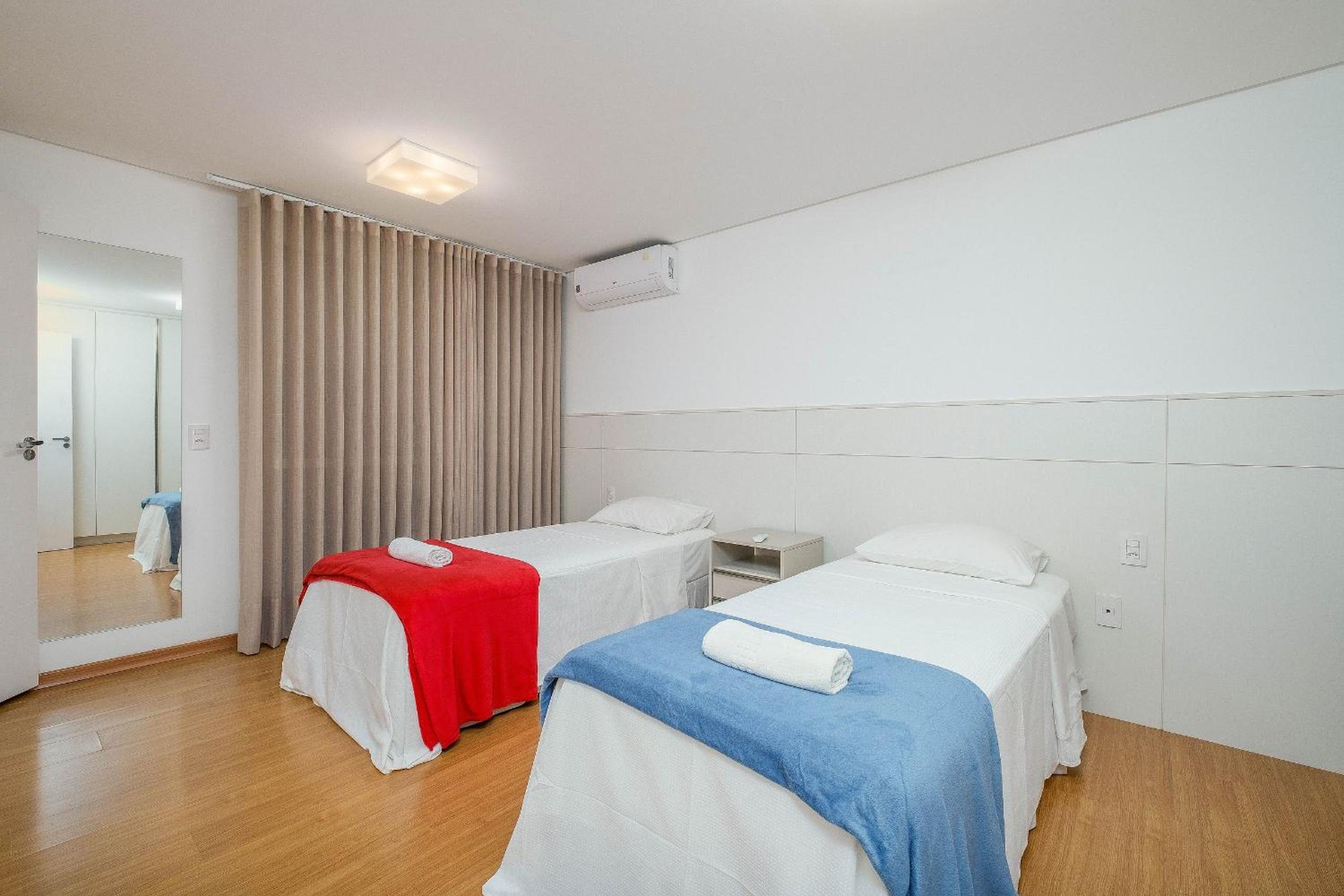 Incrível casa com churrasqueira em Jurerê RDR030
