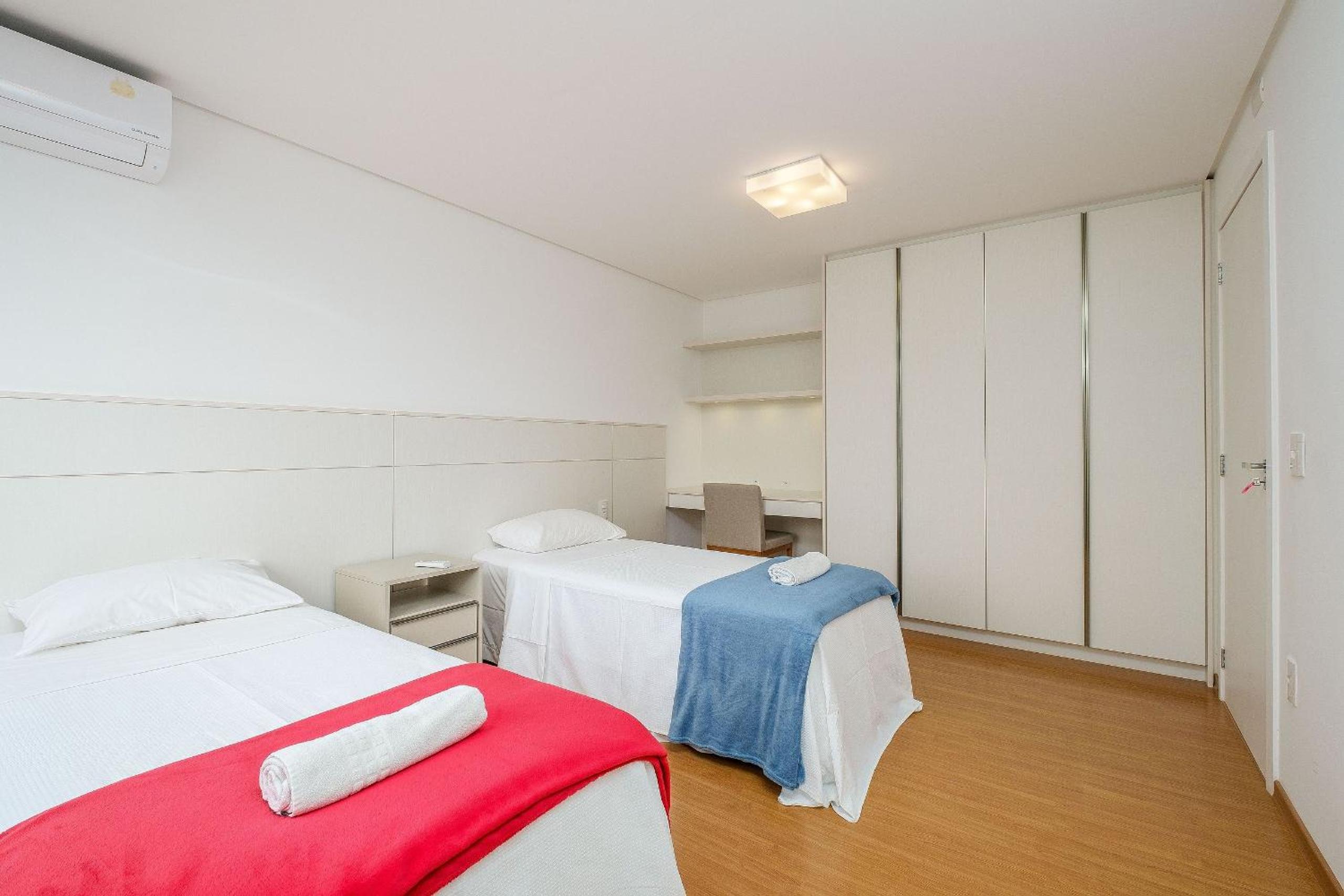 Incrível casa com churrasqueira em Jurerê RDR030