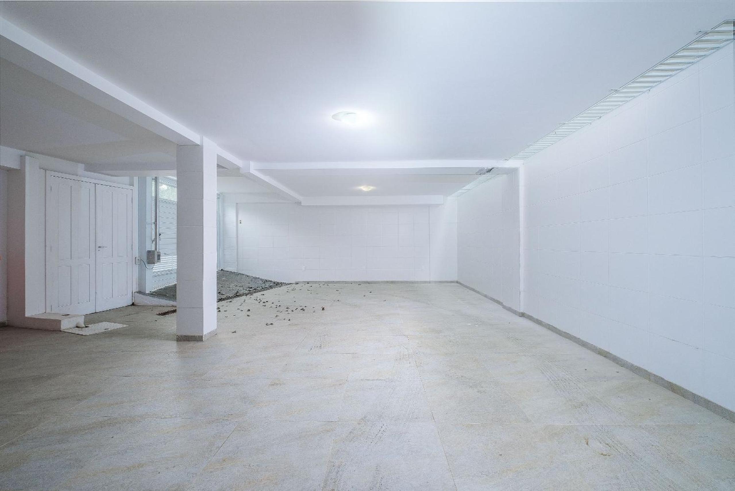 Incrível casa com churrasqueira em Jurerê RDR030