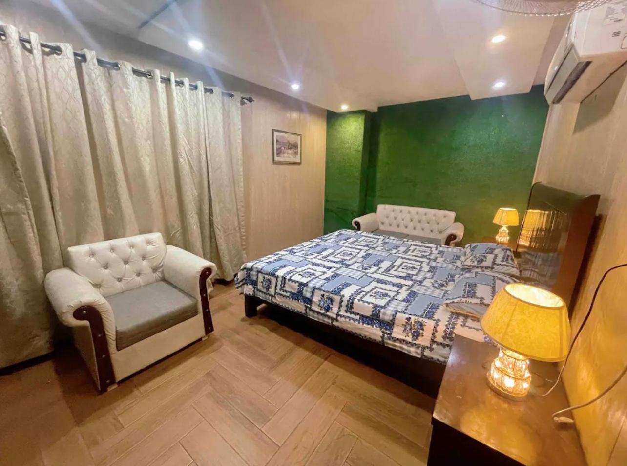 Luxury Private Top Floor Apartment in Heart of Bahria Town