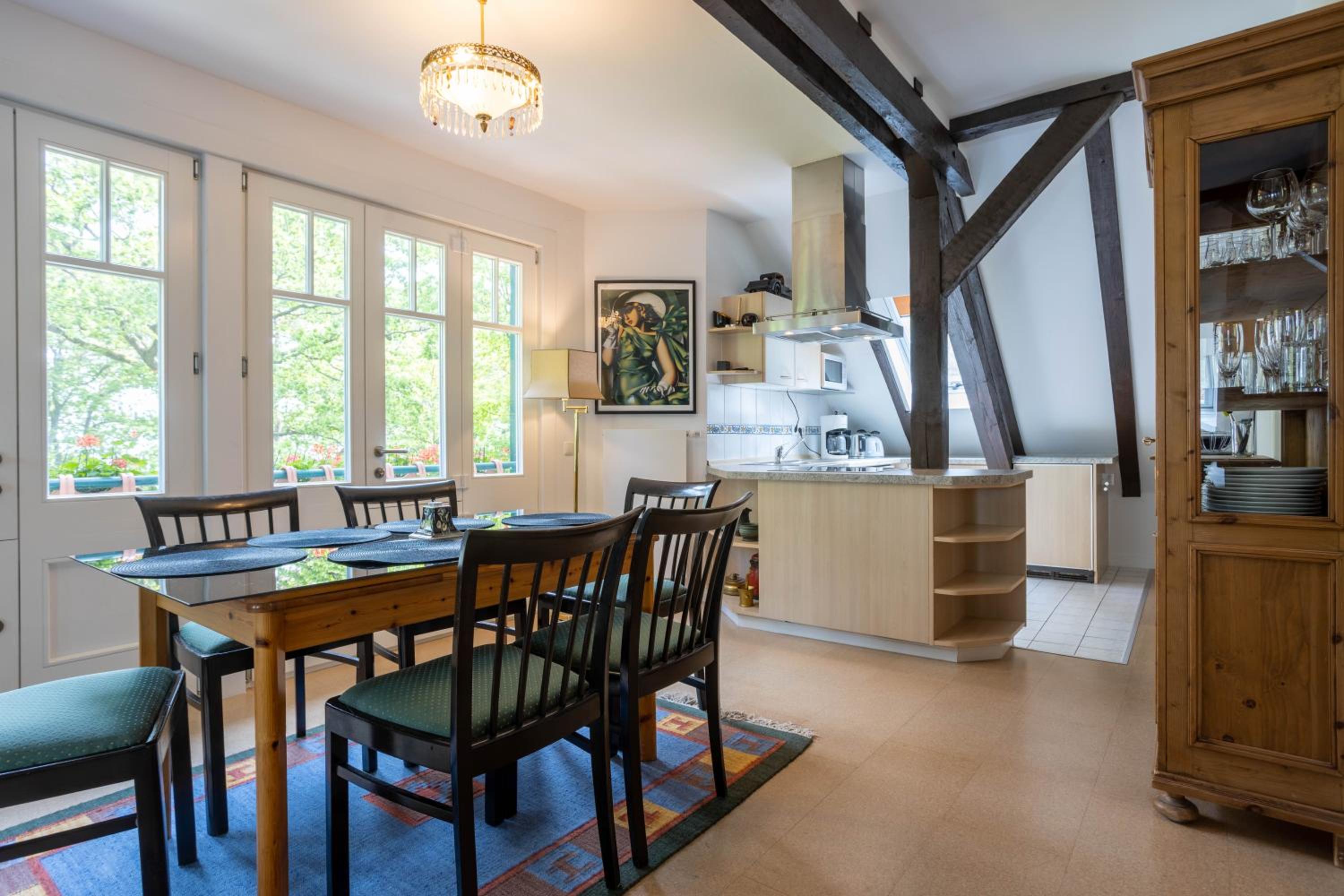 Strandvilla Hubertus Boltenhagen - Ferienwohnungen Apartment mit Parkplatz WLAN Küche Garten Grillplatz Waldbaden