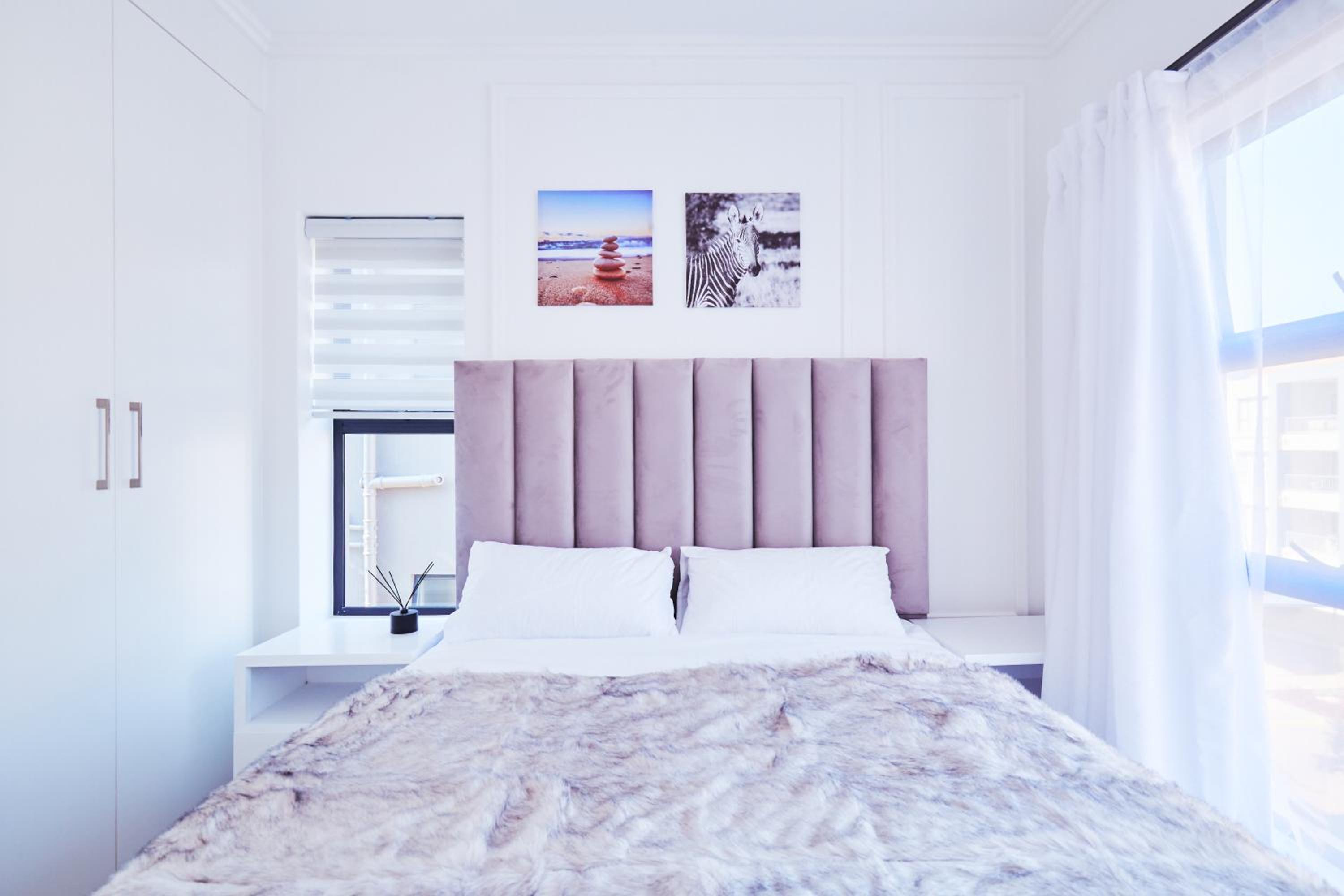 Luxurious sandton apartment with Inverter