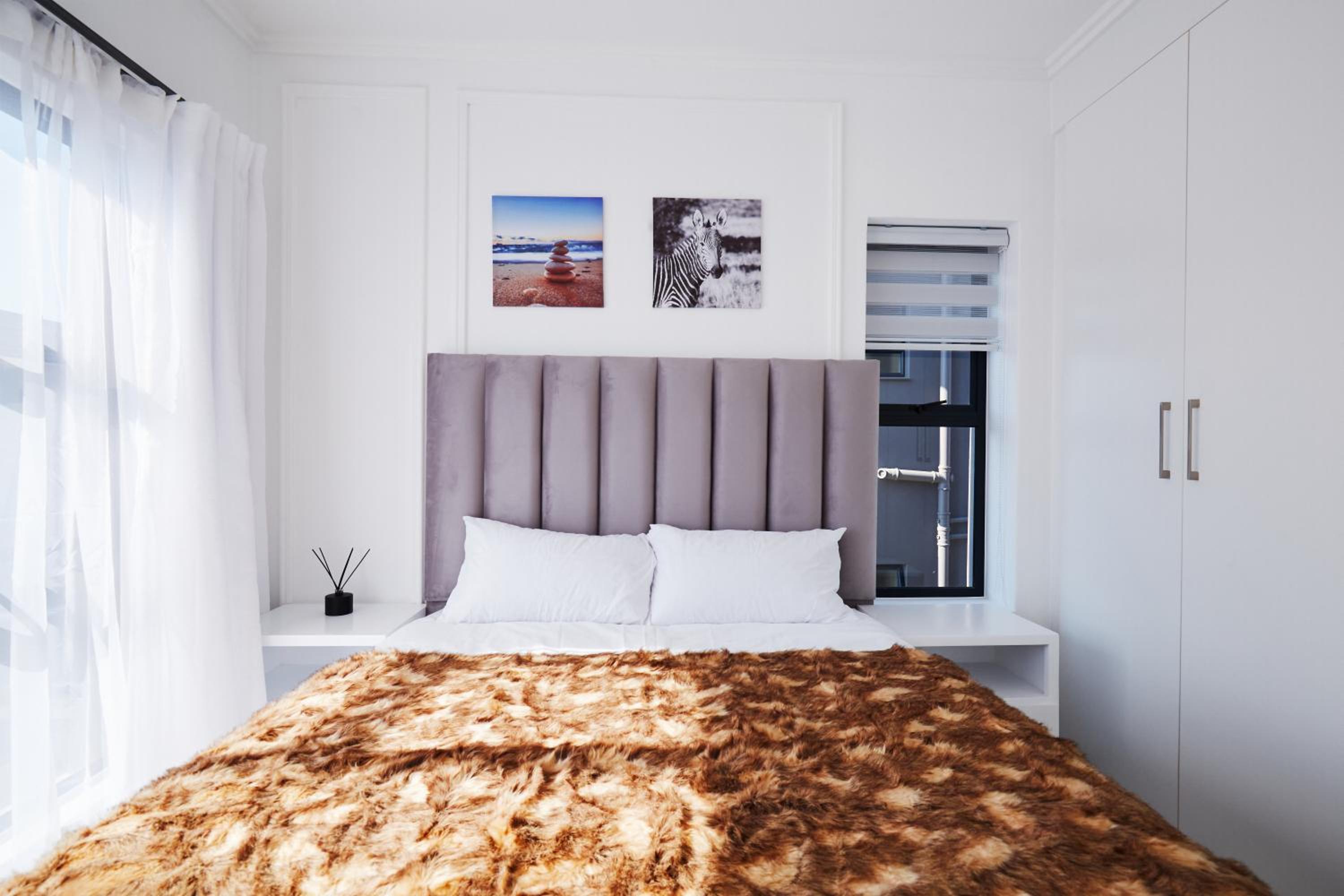 Luxurious sandton apartment with Inverter