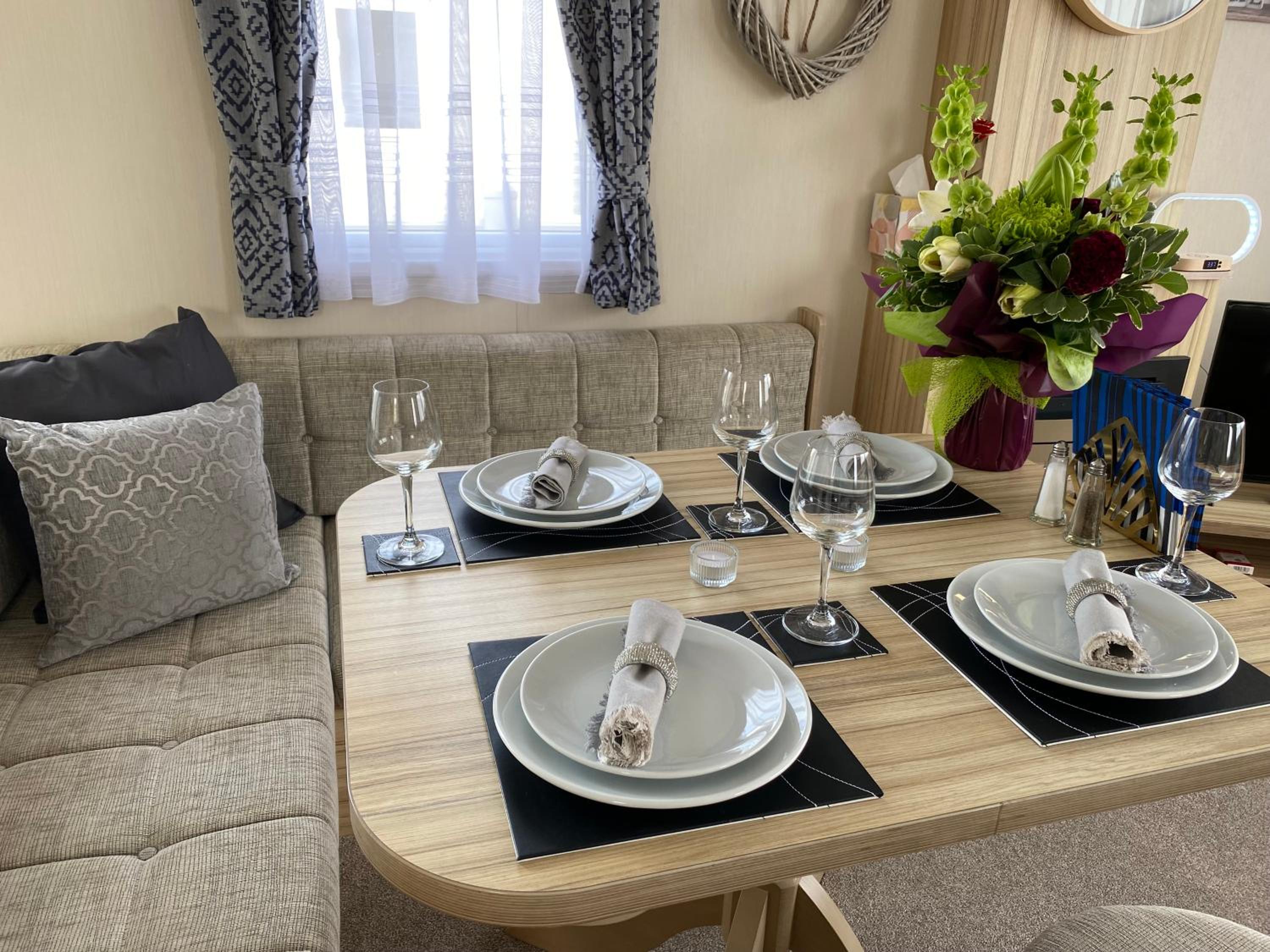 Comfy Cosy Caravan_Romney Sands view 3
