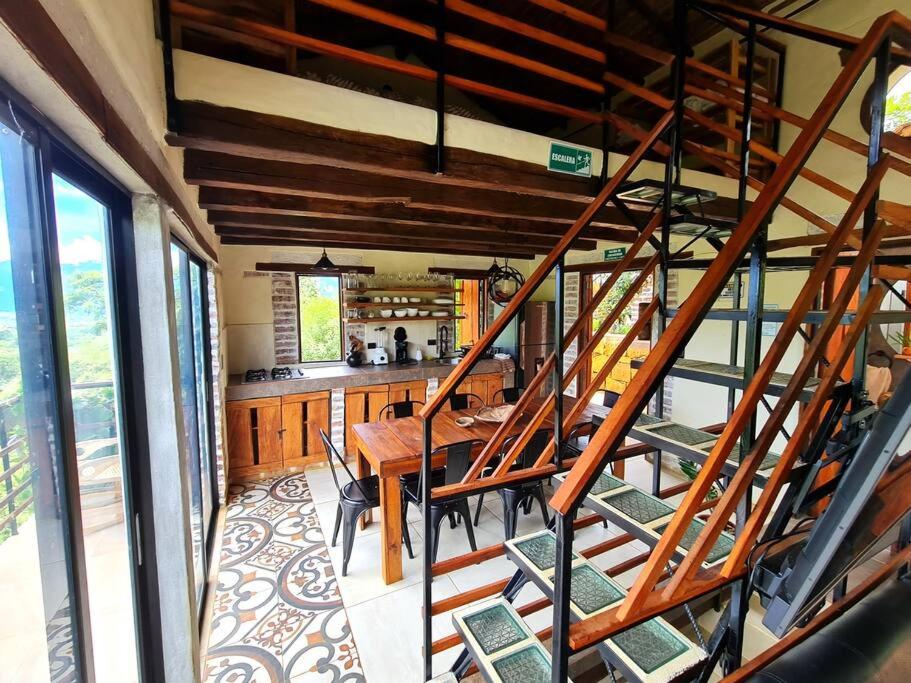 Casa Pájaro, en lo alto del Bosque
