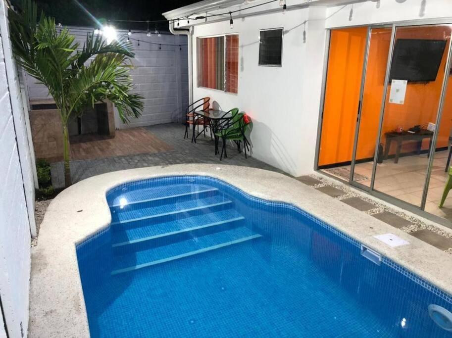 Beach House Herradura Jacó - Private pool