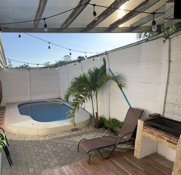 Beach House Herradura Jacó - Private pool