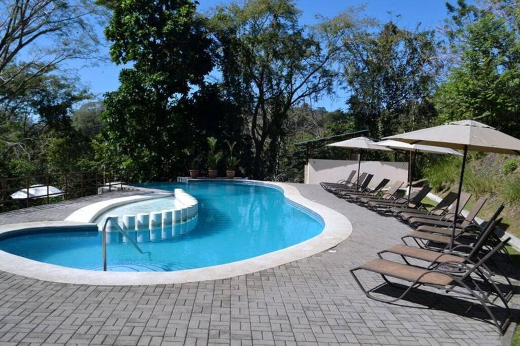 Beach House Herradura Jacó - Private pool