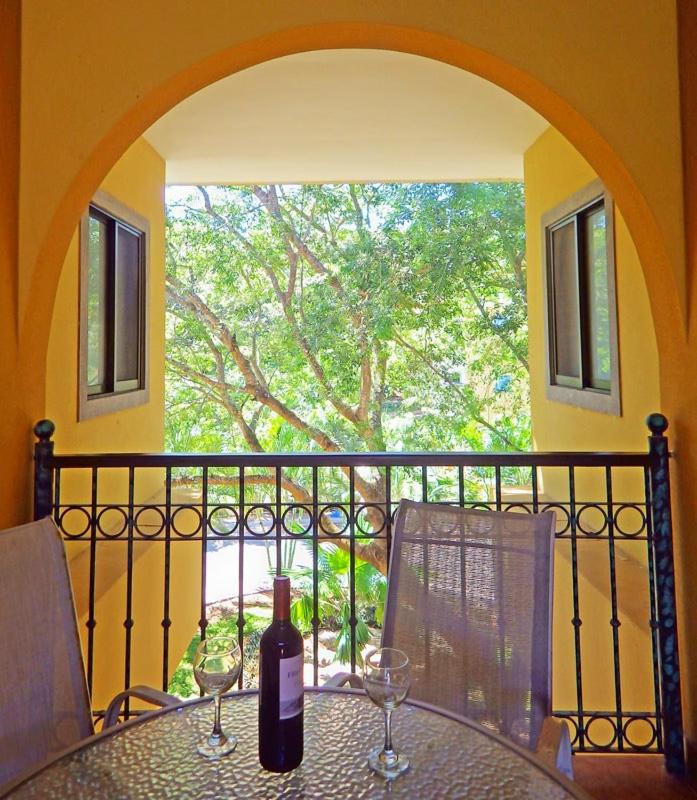 The Oaks Tamarindo Pool Front Condominiums fast wifi