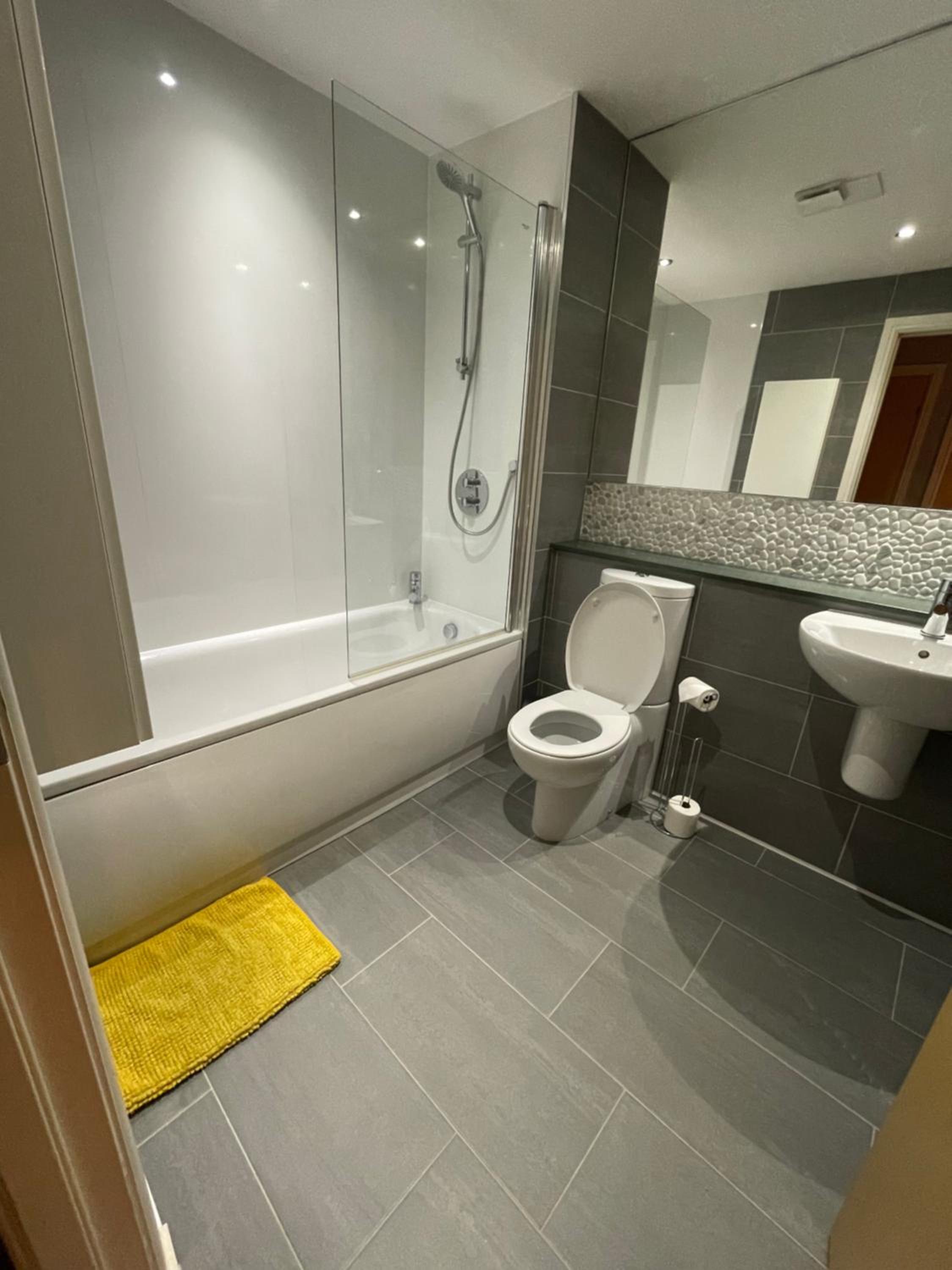 Corinthian Quay Apartment