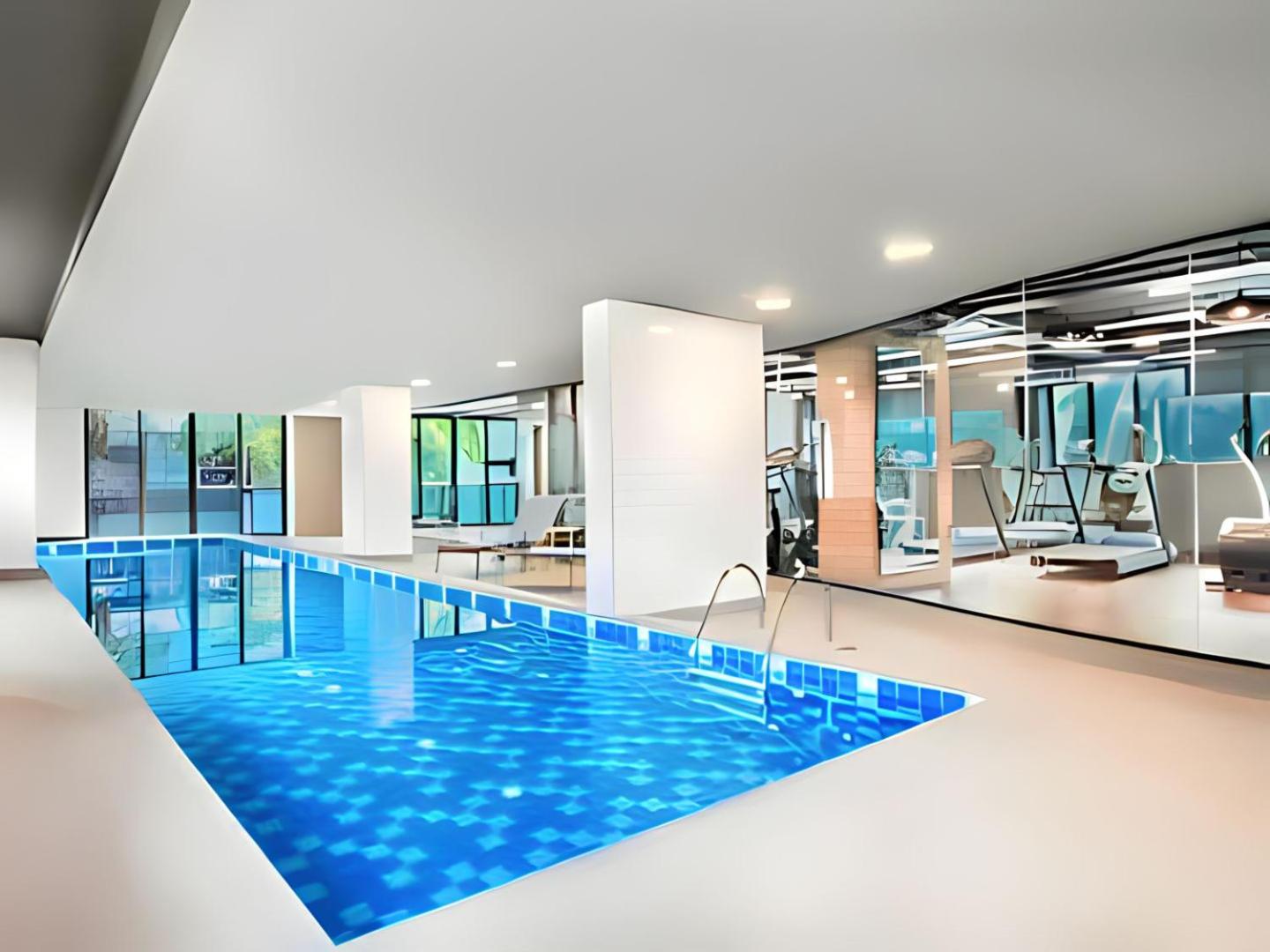 Suíte 5 estrelas Hotel Av Ibirapuera 2534 Piscina