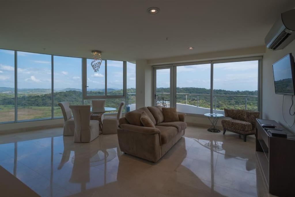 Hotel 17j Beautiful Jungle Views In Beachfront Resort