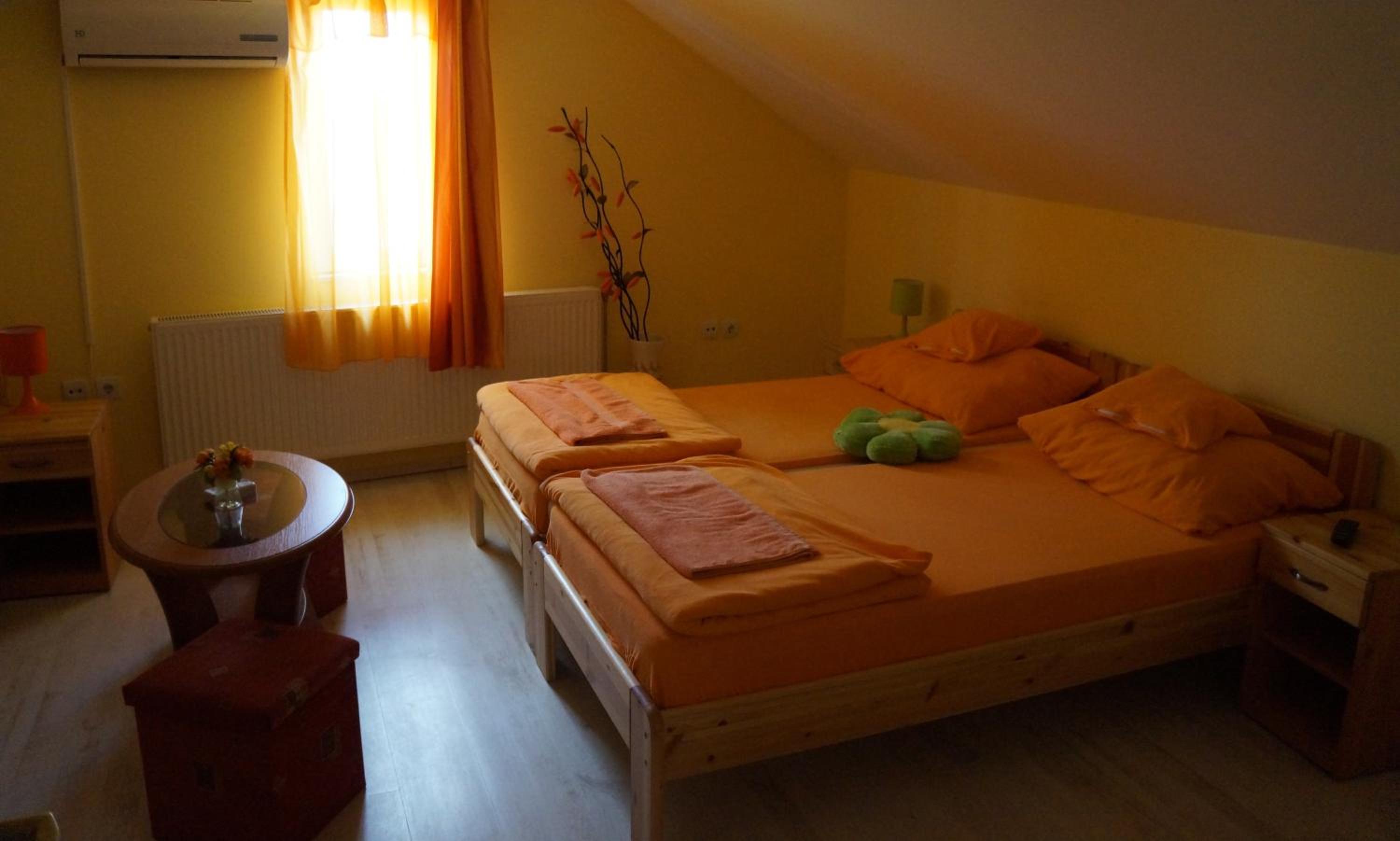 Photo 64