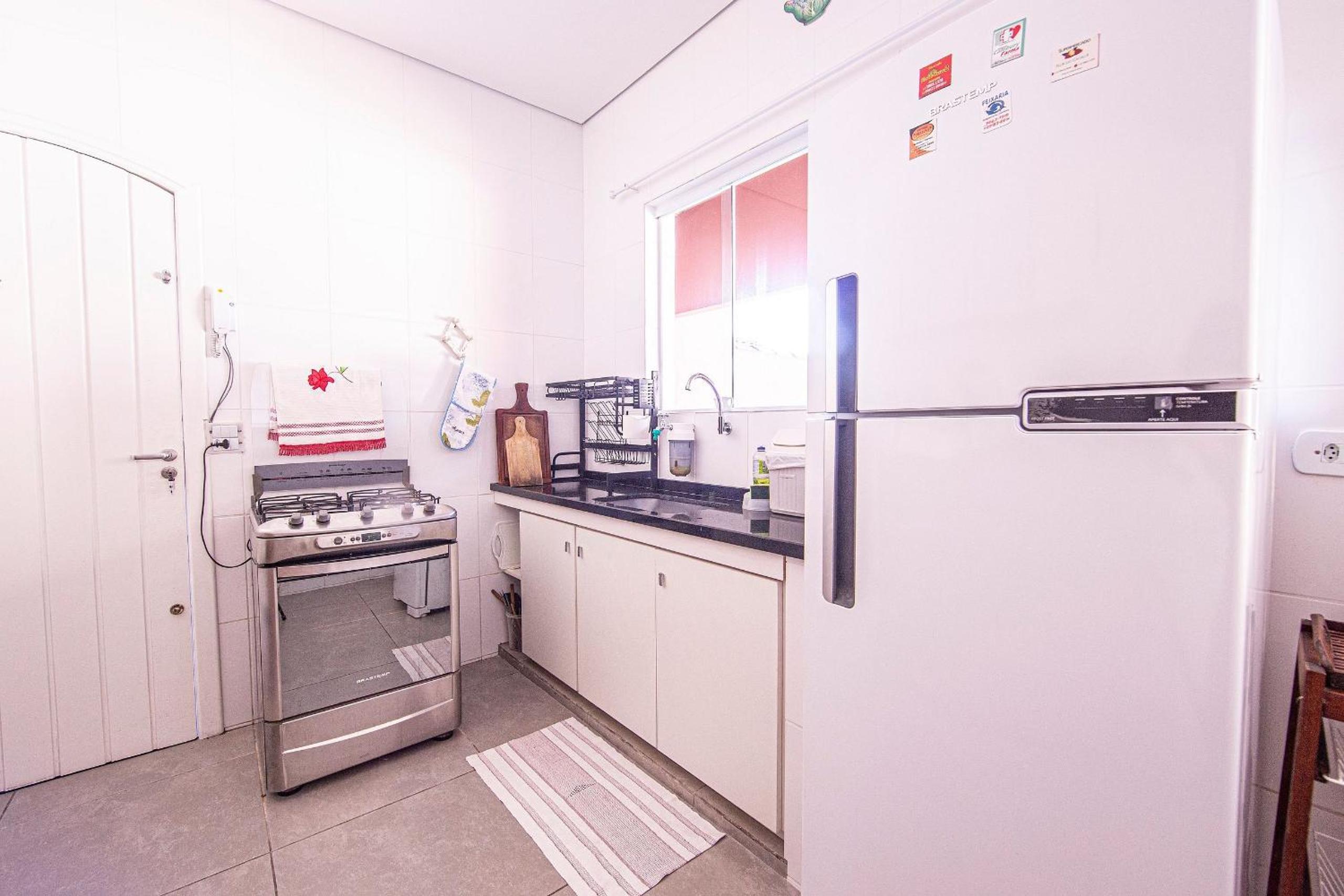 4 dorm com piscina a 350 m de Camburizinho