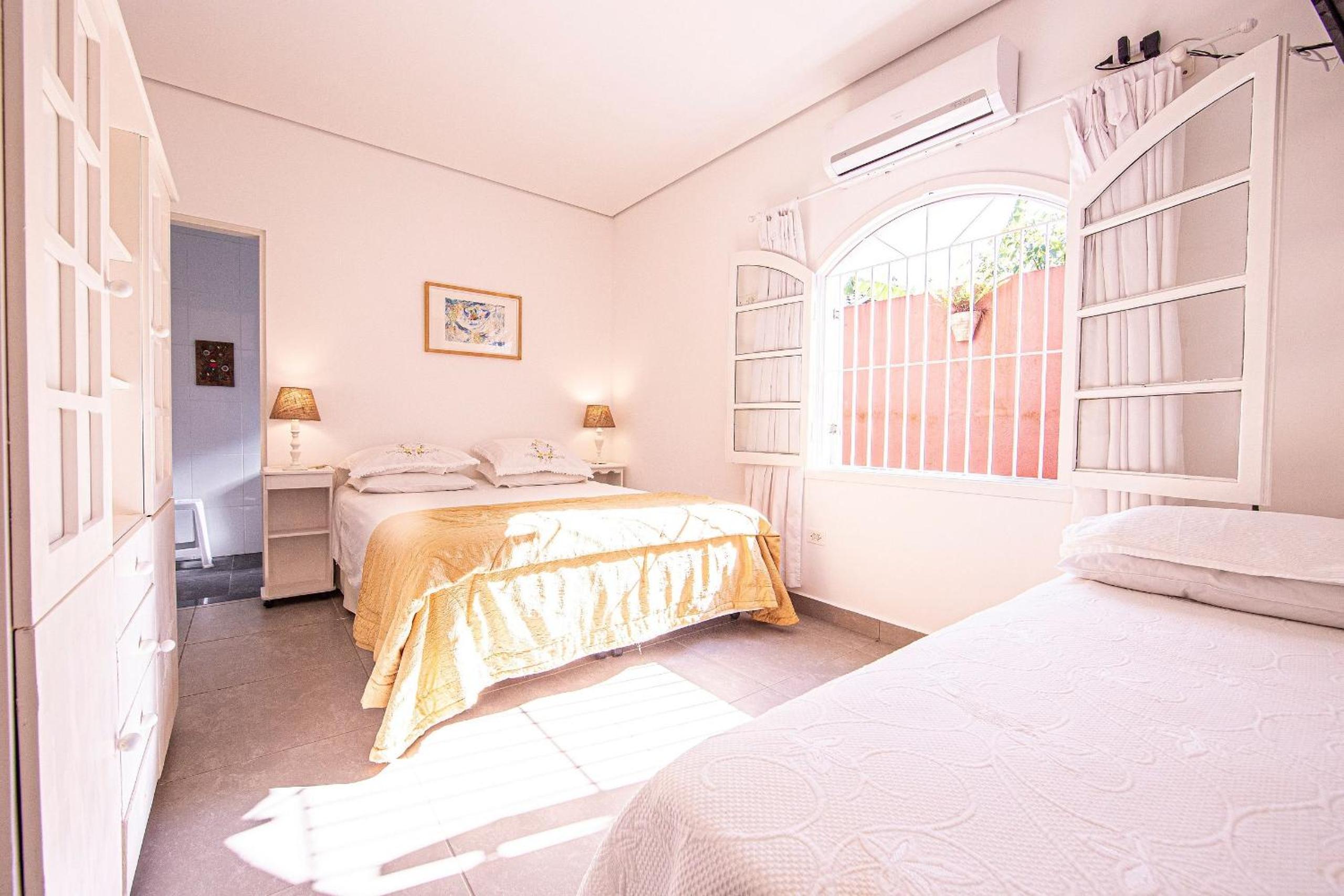 4 dorm com piscina a 350 m de Camburizinho