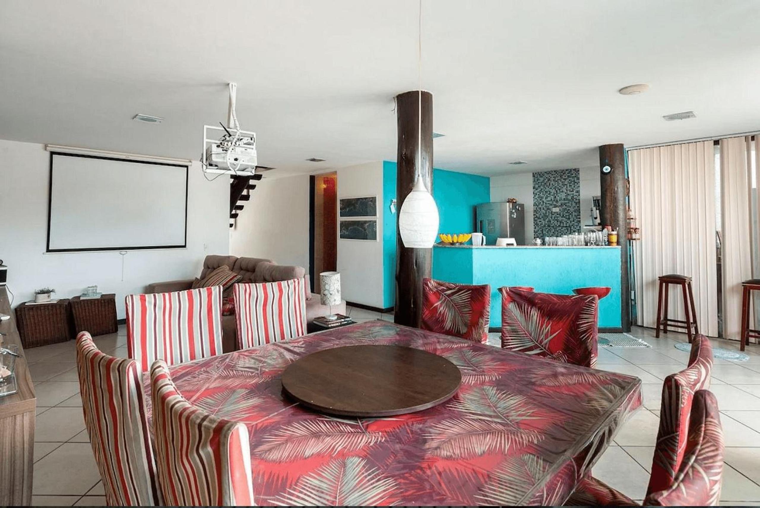 Casa com deck navegável e jacuzzi em Angra dos Reis RJ - Praia da Ribeira