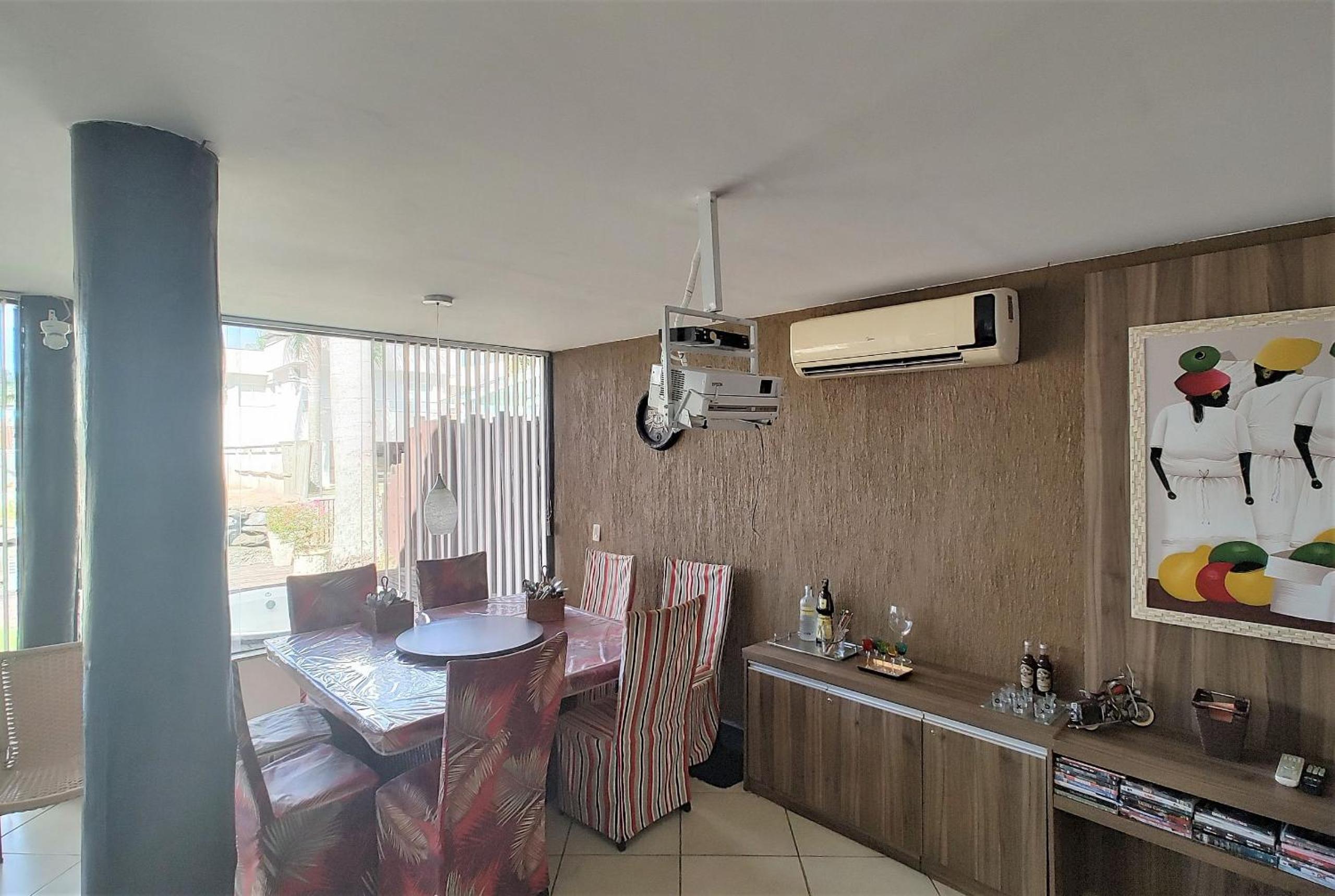 Casa com deck navegável e jacuzzi em Angra dos Reis RJ - Praia da Ribeira