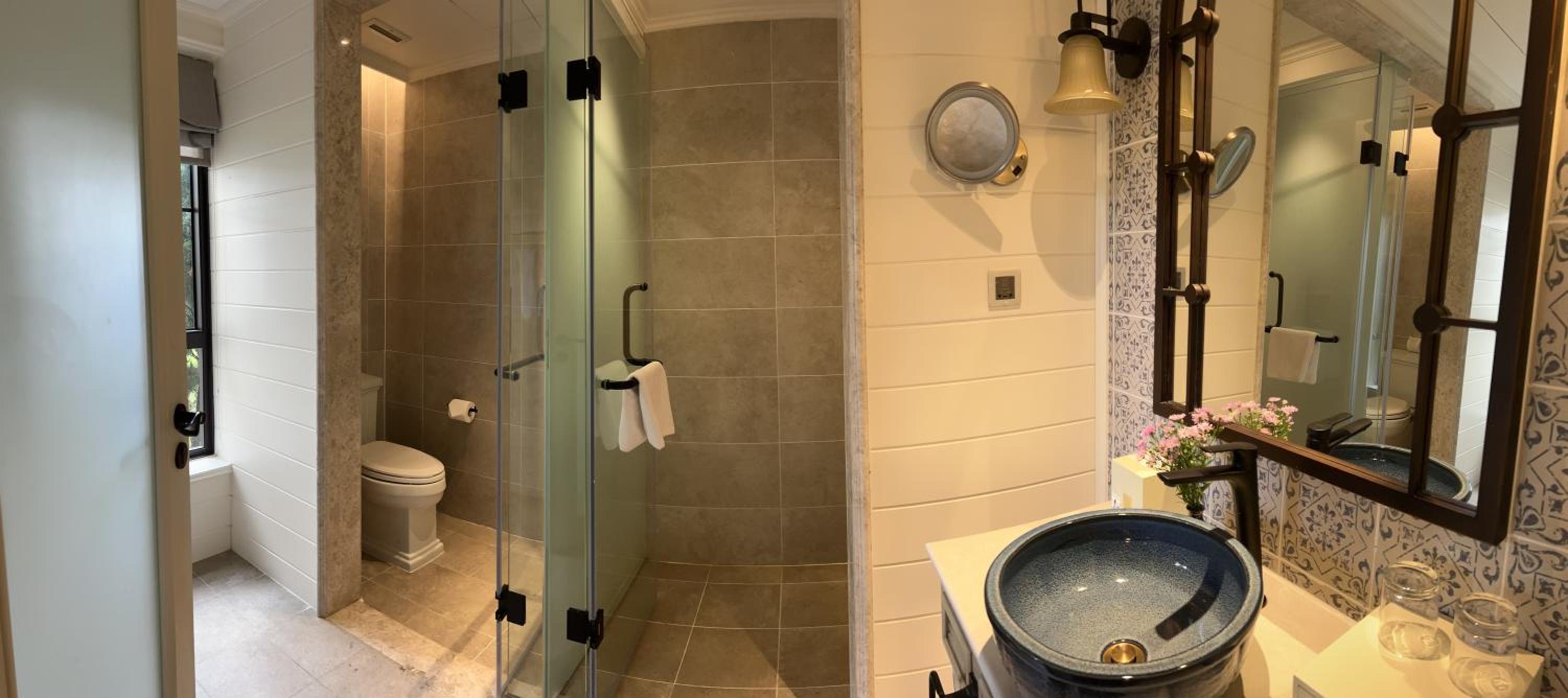 Nancy Tran Grand Strip Villa 12 view 4