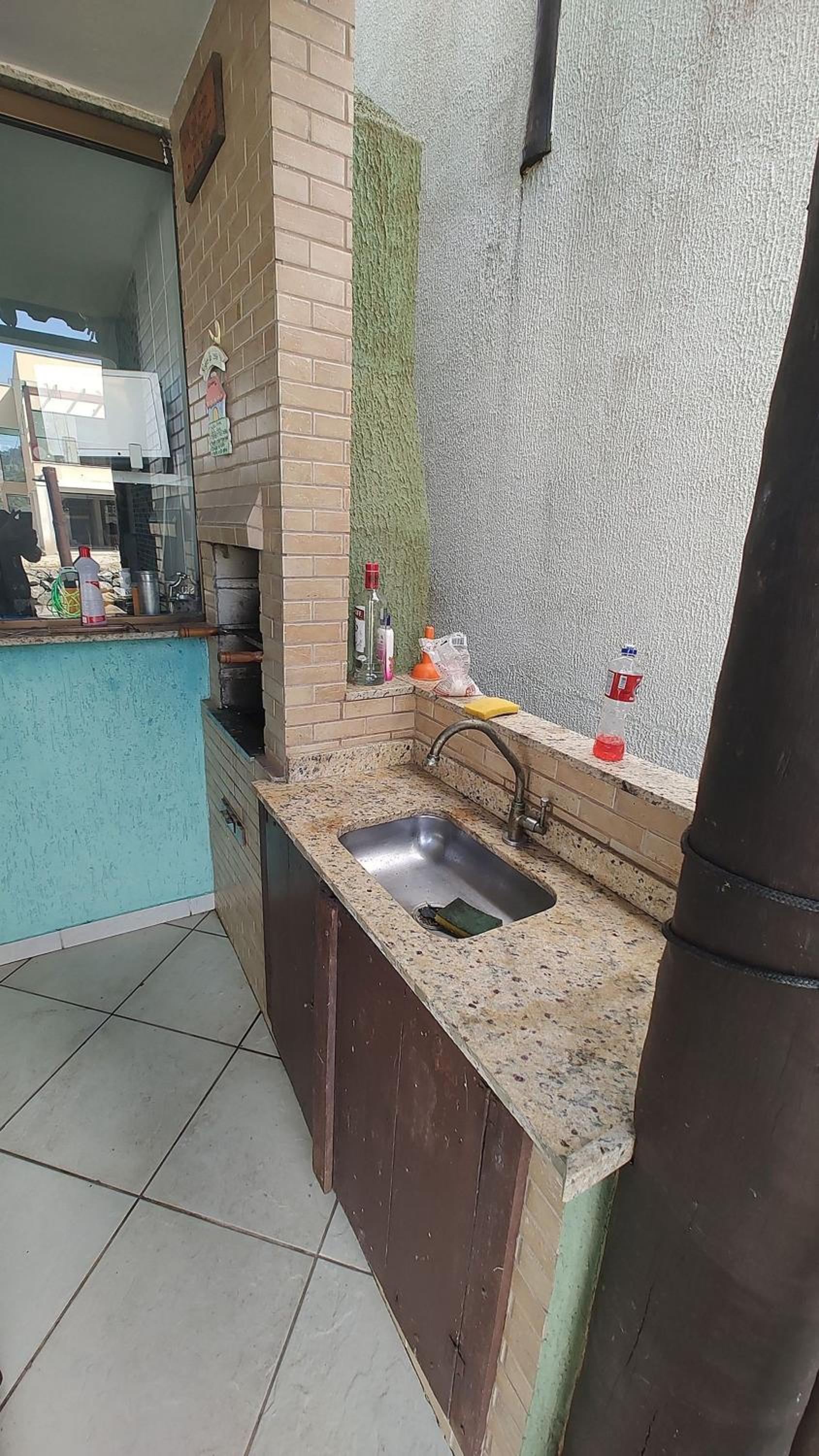 Casa com deck navegável e jacuzzi em Angra dos Reis RJ - Praia da Ribeira