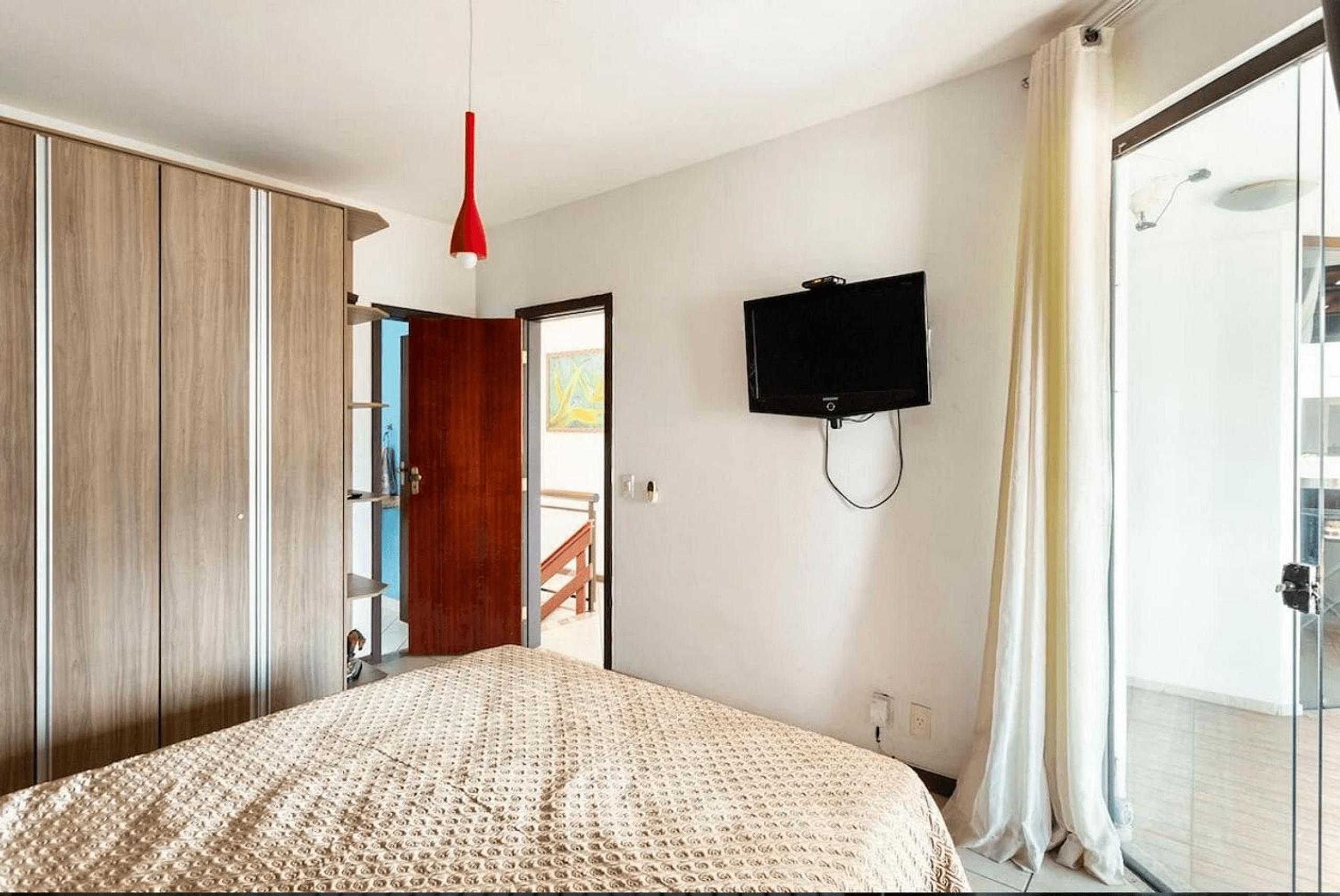 Casa com deck navegável e jacuzzi em Angra dos Reis RJ - Praia da Ribeira