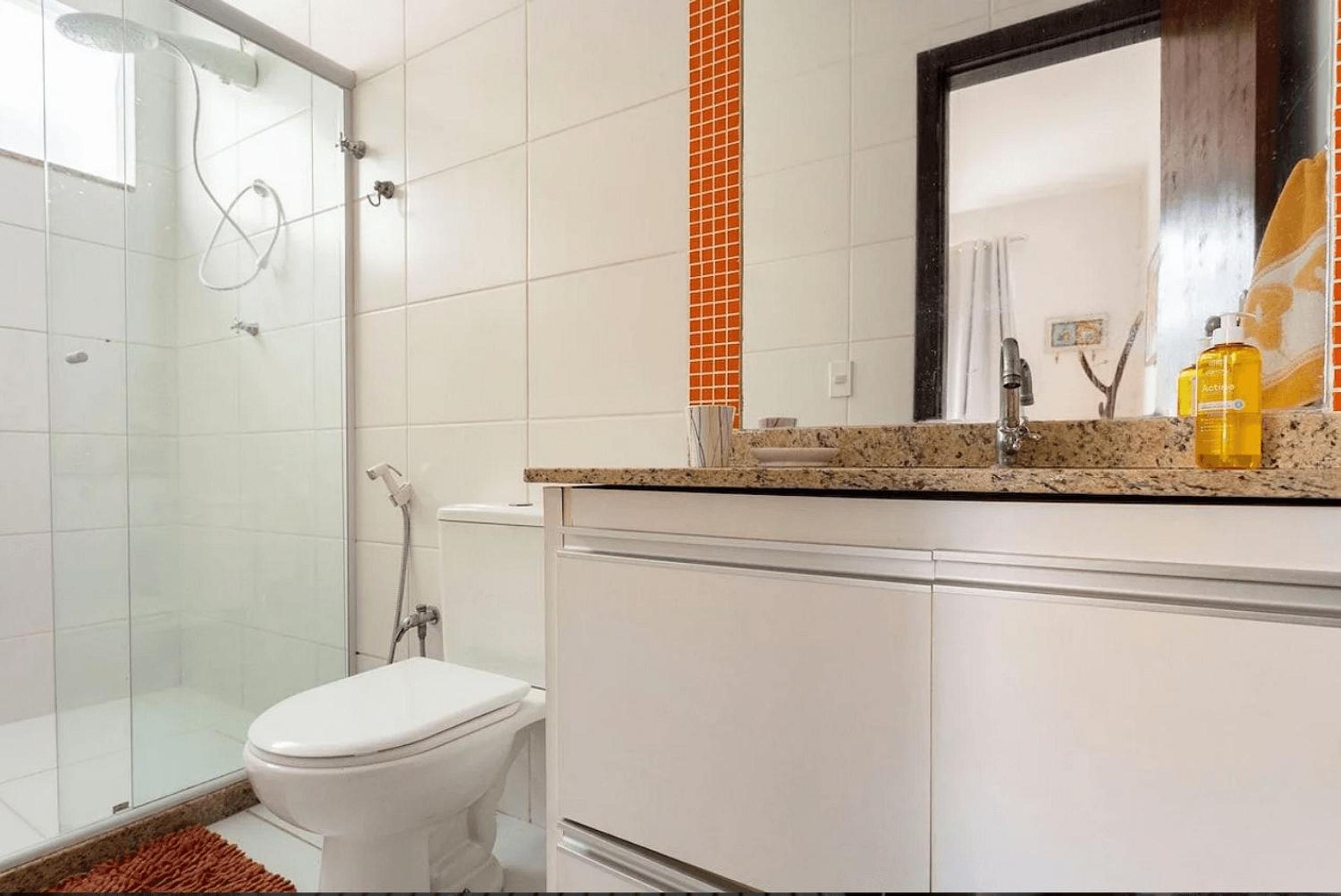 Casa com deck navegável e jacuzzi em Angra dos Reis RJ - Praia da Ribeira
