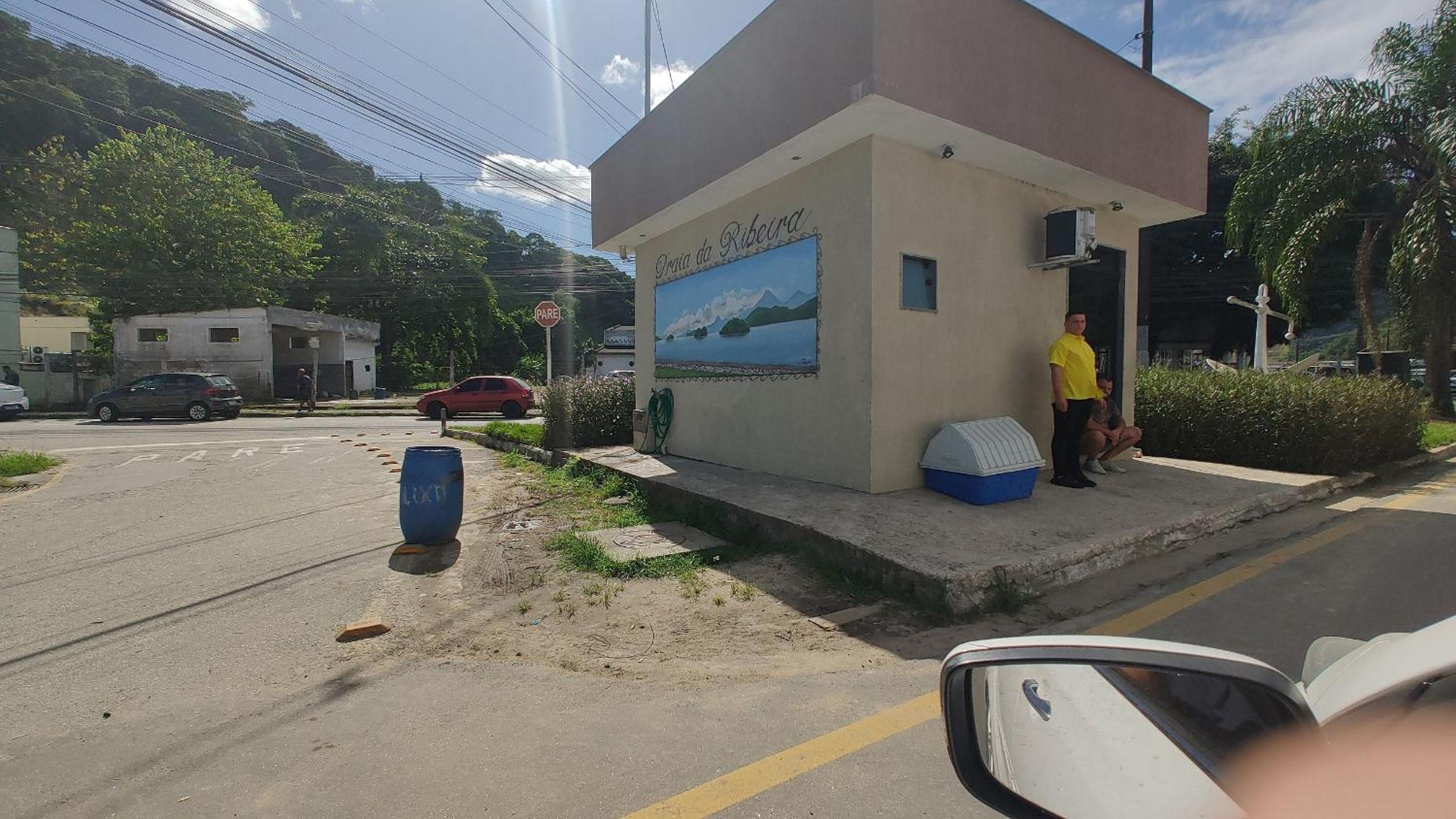 Casa com deck navegável e jacuzzi em Angra dos Reis RJ - Praia da Ribeira