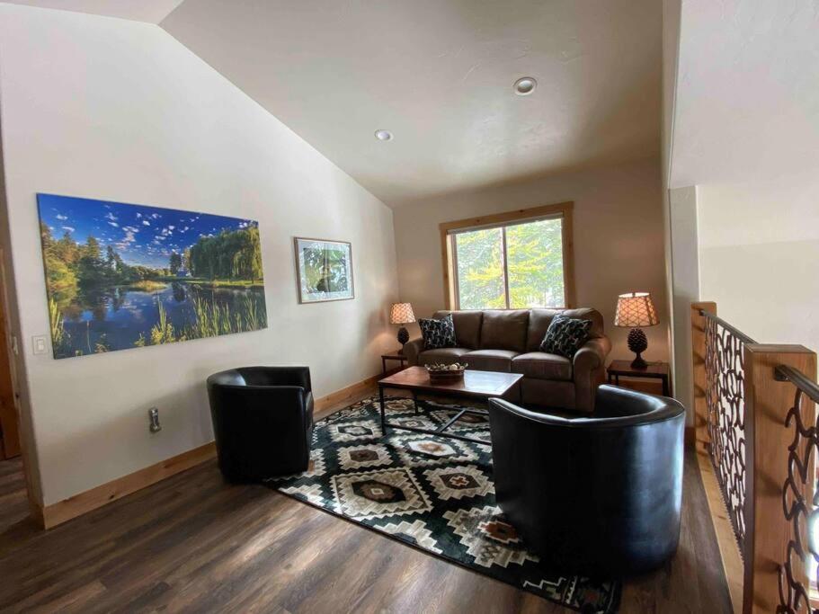 4 king beds w ensuites Double the Living Space! view 2