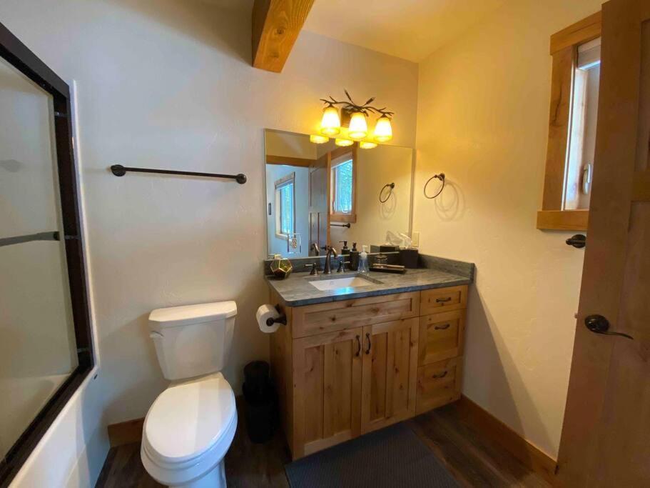 4 king beds w ensuites Double the Living Space! view 4