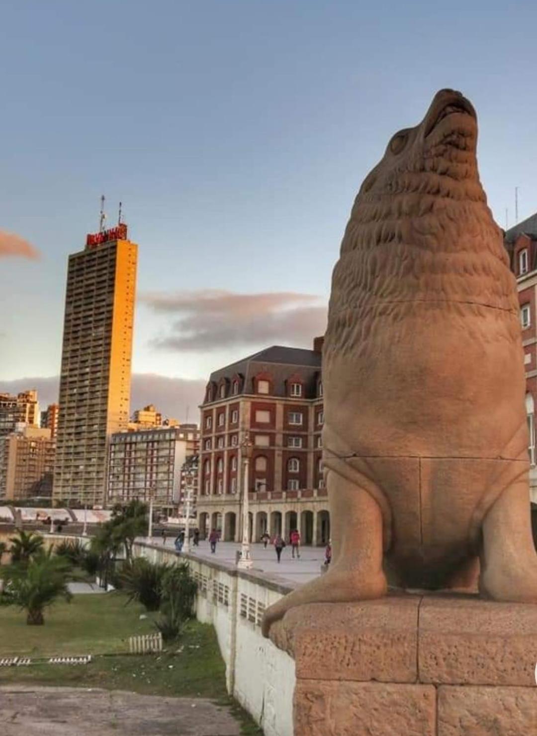 MEIR XII, céntrico con cochera a metros del Casino