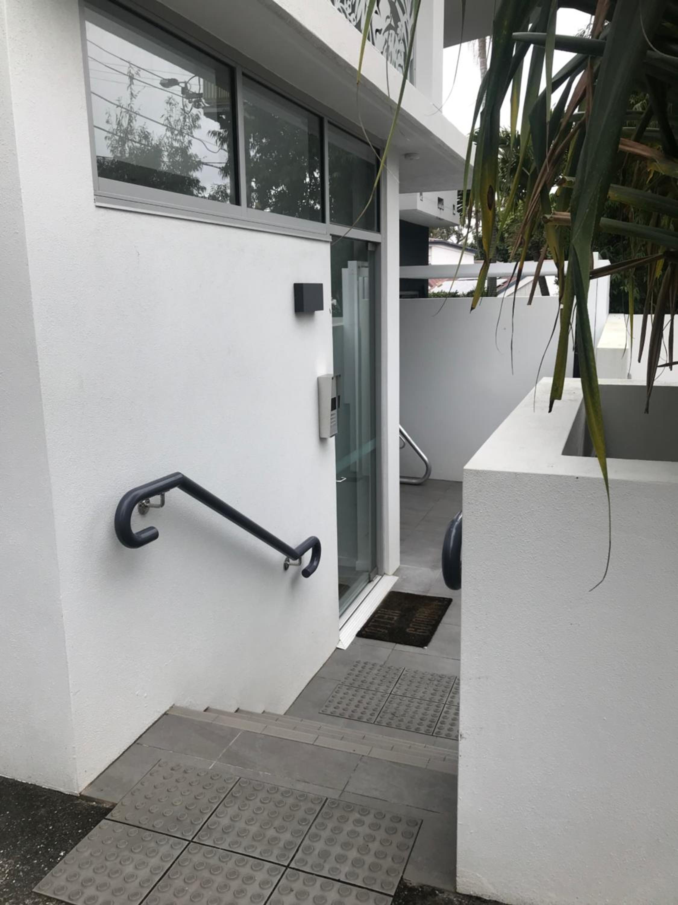 Location, location, location - spacious apartment