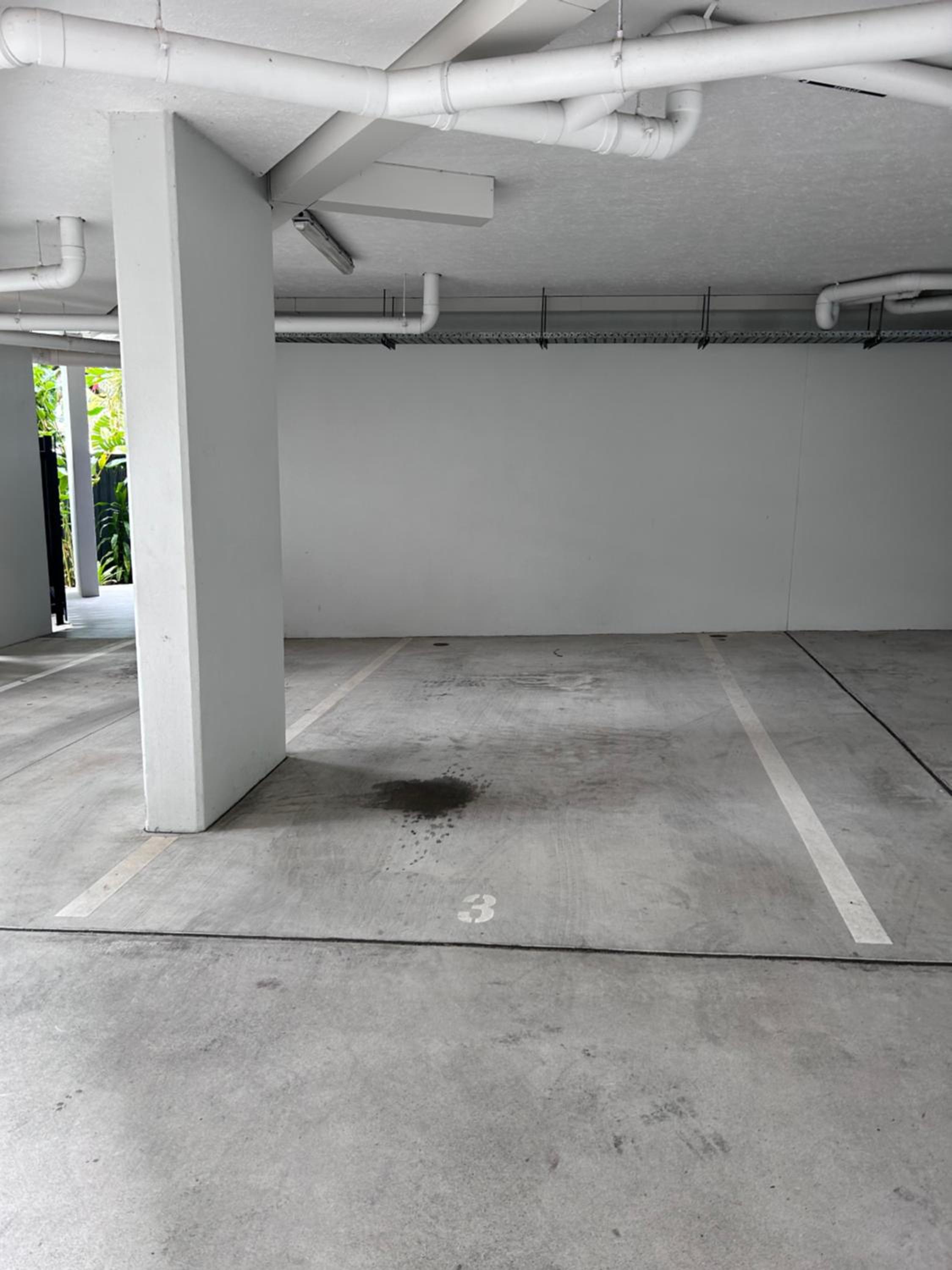 Location, location, location - spacious apartment