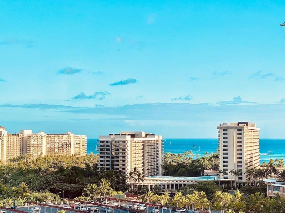 Little Paradise in Waikiki with Lovely Ocean -15F view 2