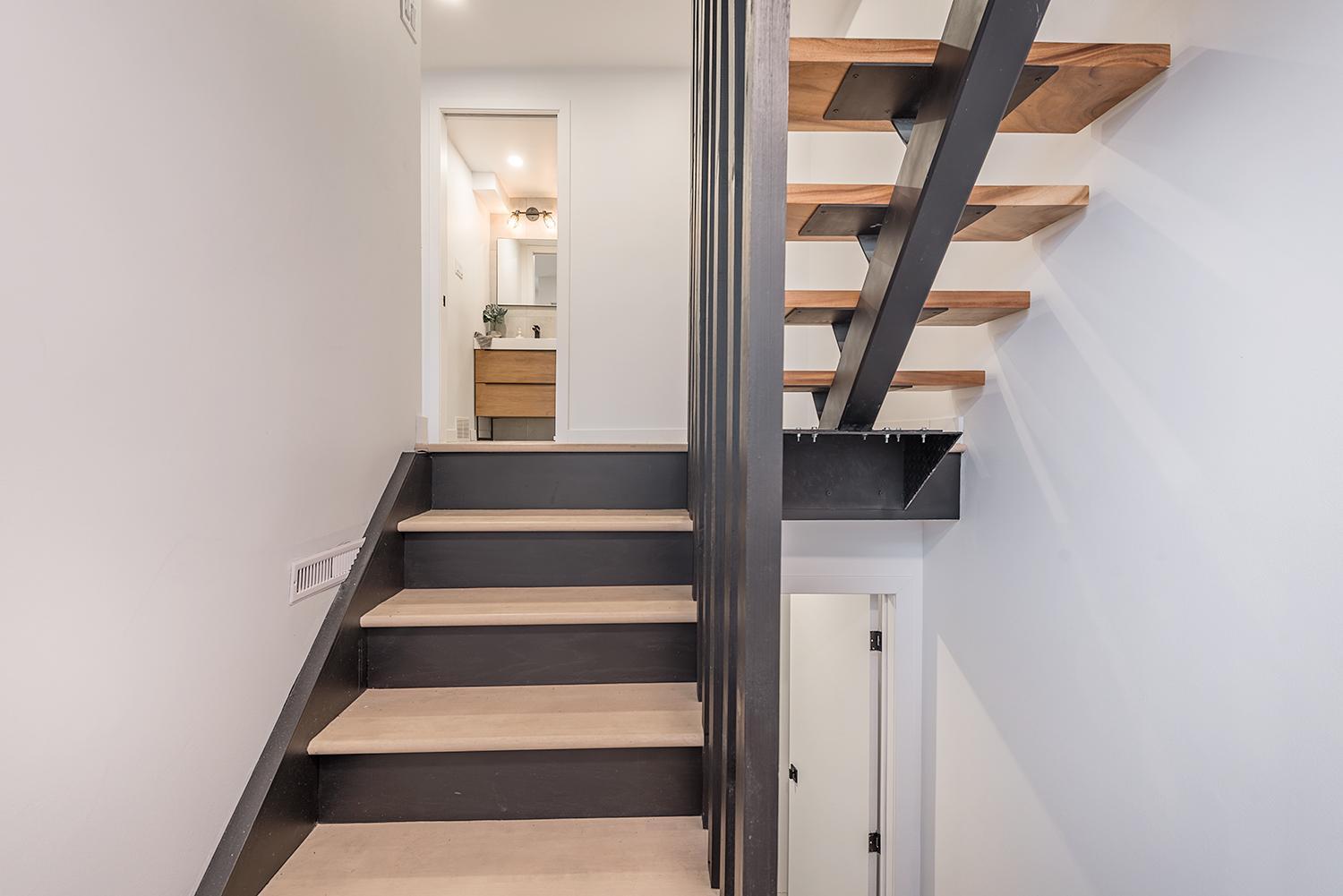 FREE PARKING PRIME LOCATION NEW MODERN CONDO