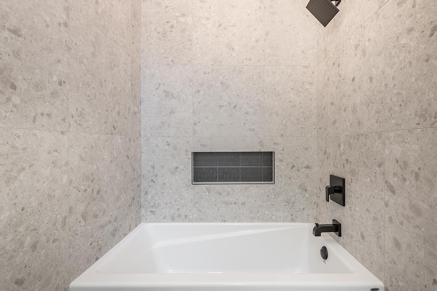 FREE PARKING PRIME LOCATION NEW MODERN CONDO