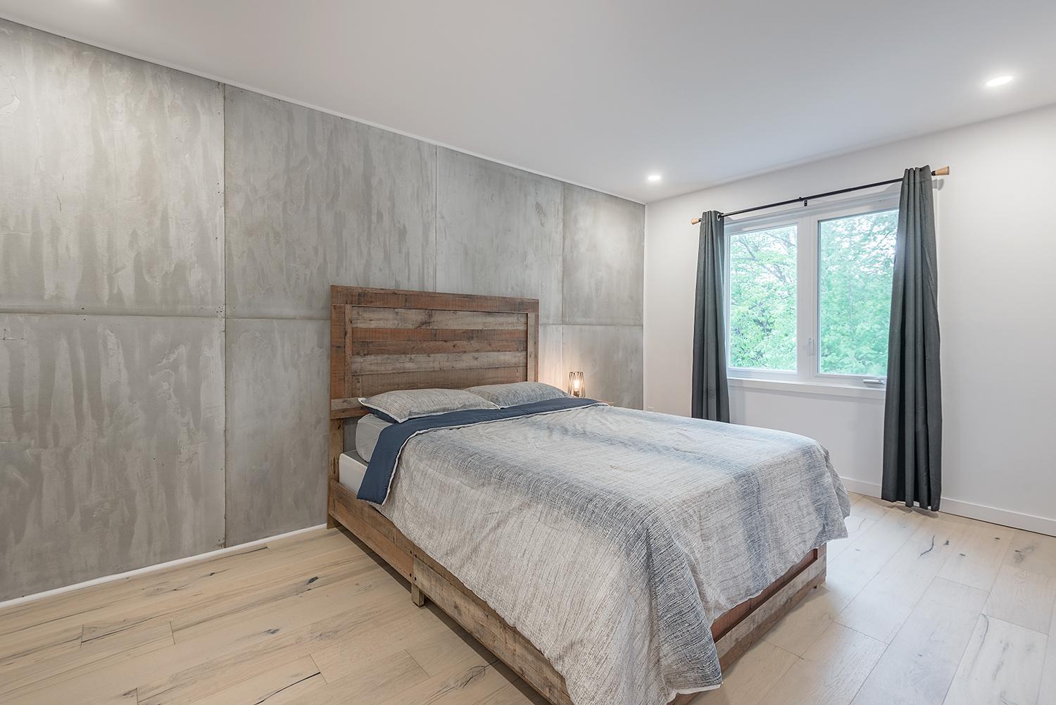 FREE PARKING PRIME LOCATION NEW MODERN CONDO