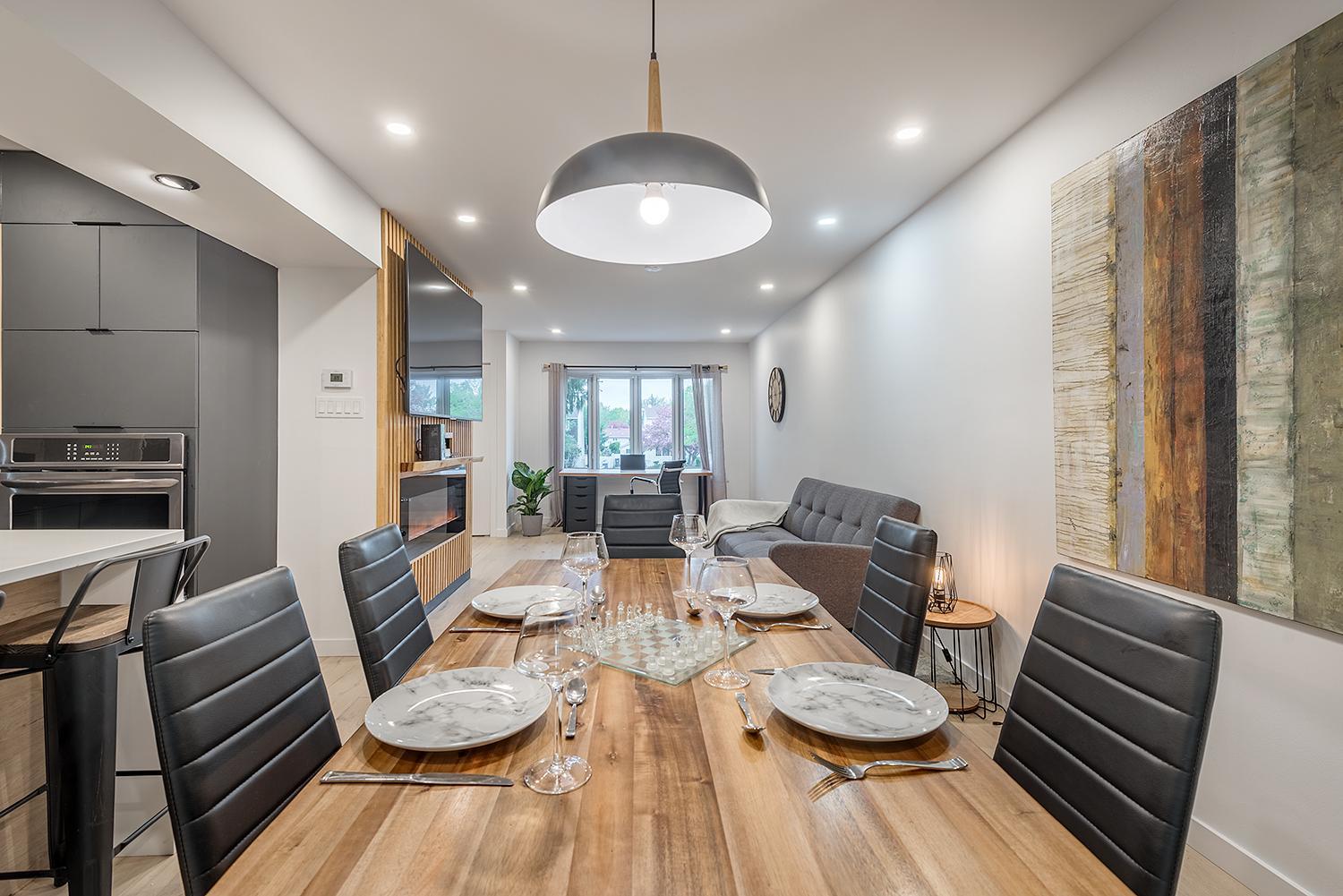 FREE PARKING PRIME LOCATION NEW MODERN CONDO