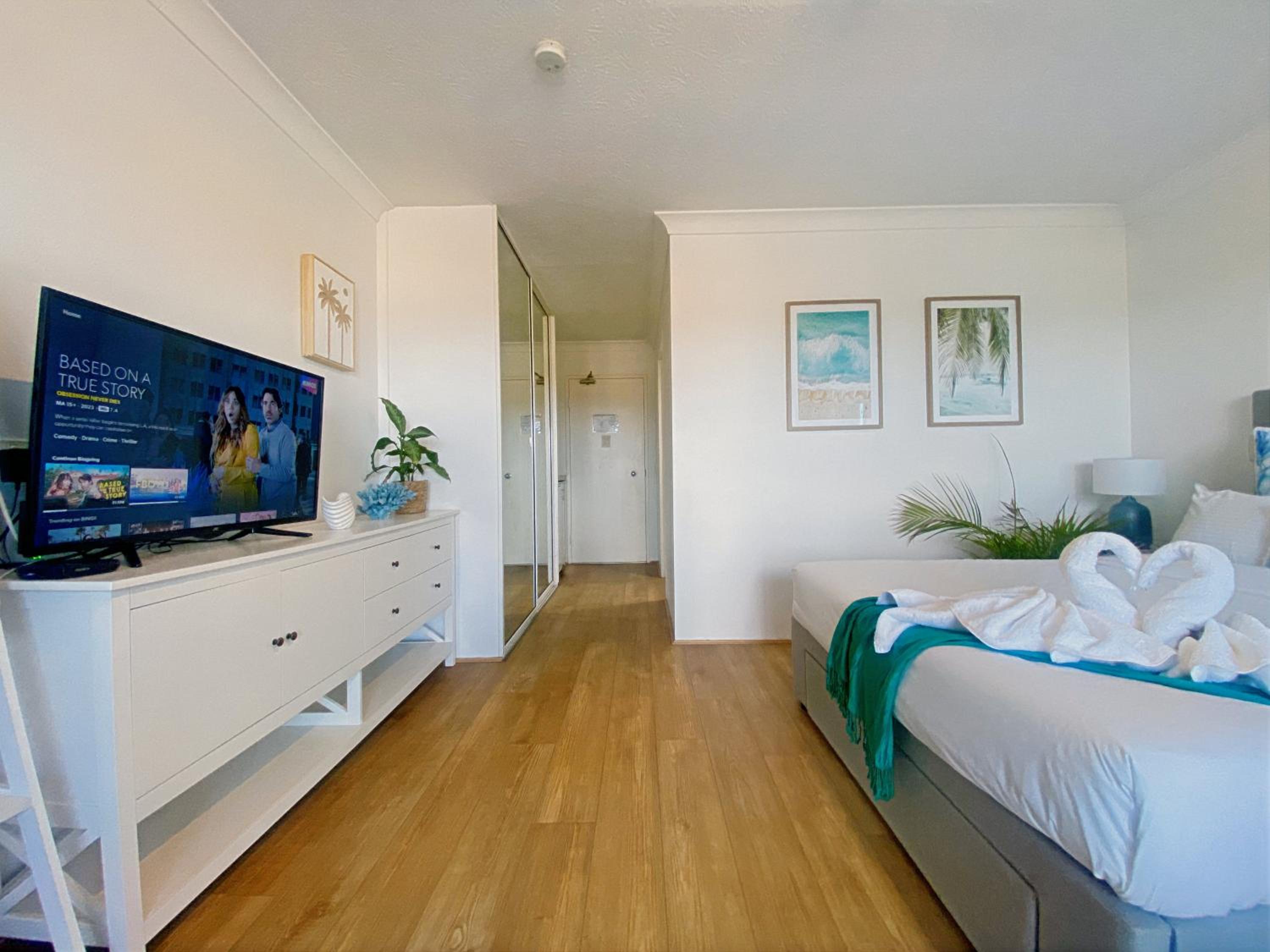 Charming Burleigh Studio
