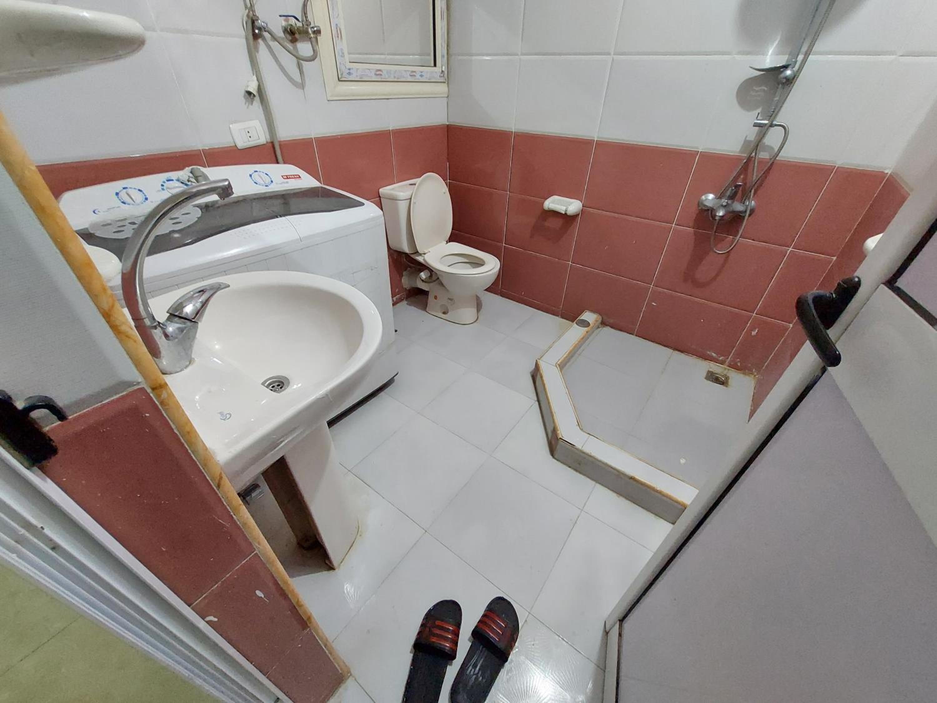 A single room in Cornish el maadi