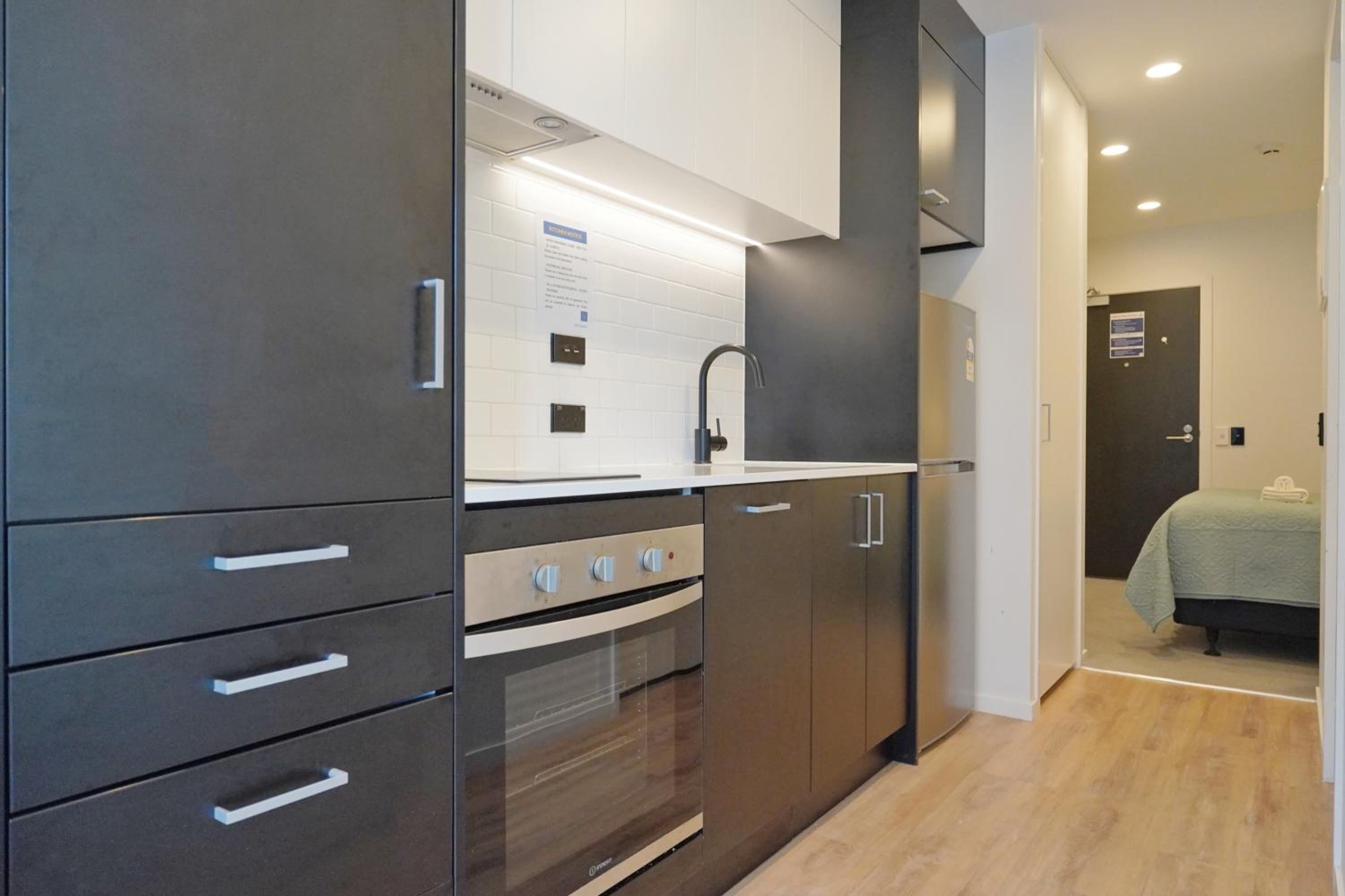 Comfortable 1-bedroom studio in CBD with pool view 5