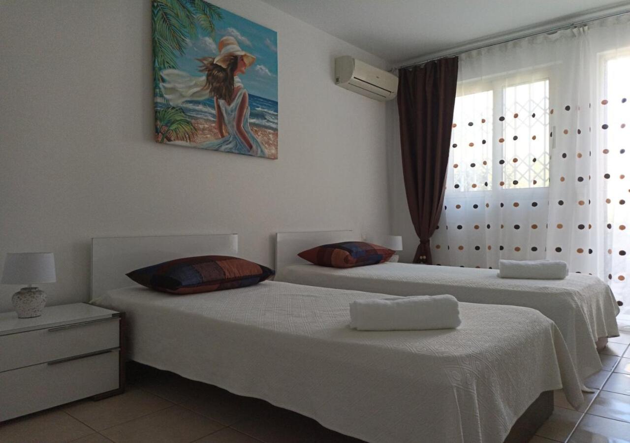 Infinity Night Villa