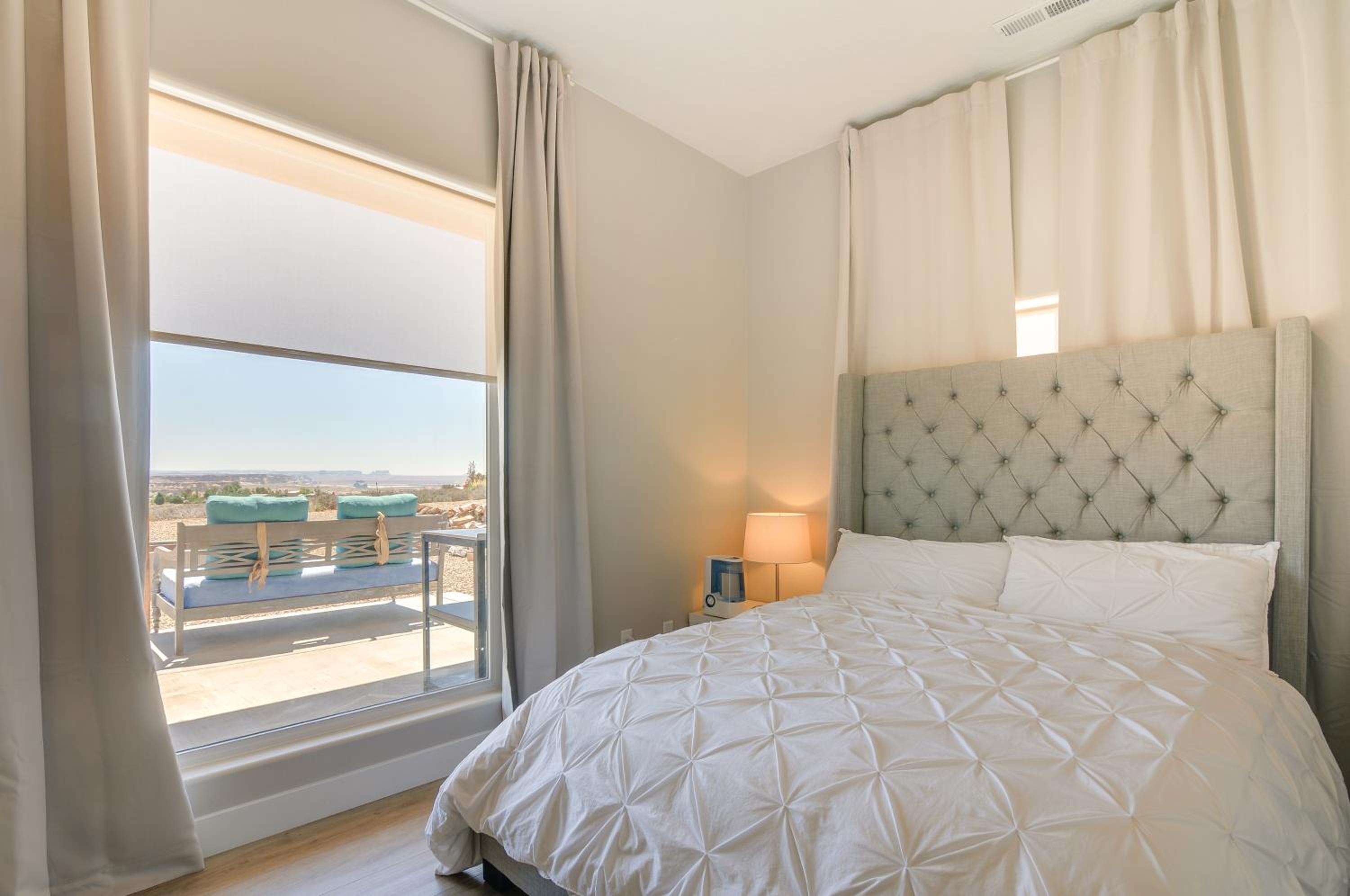 Page Vacations - Lake Powell Sunrise Villa by Antelope Canyon - Property Image 3