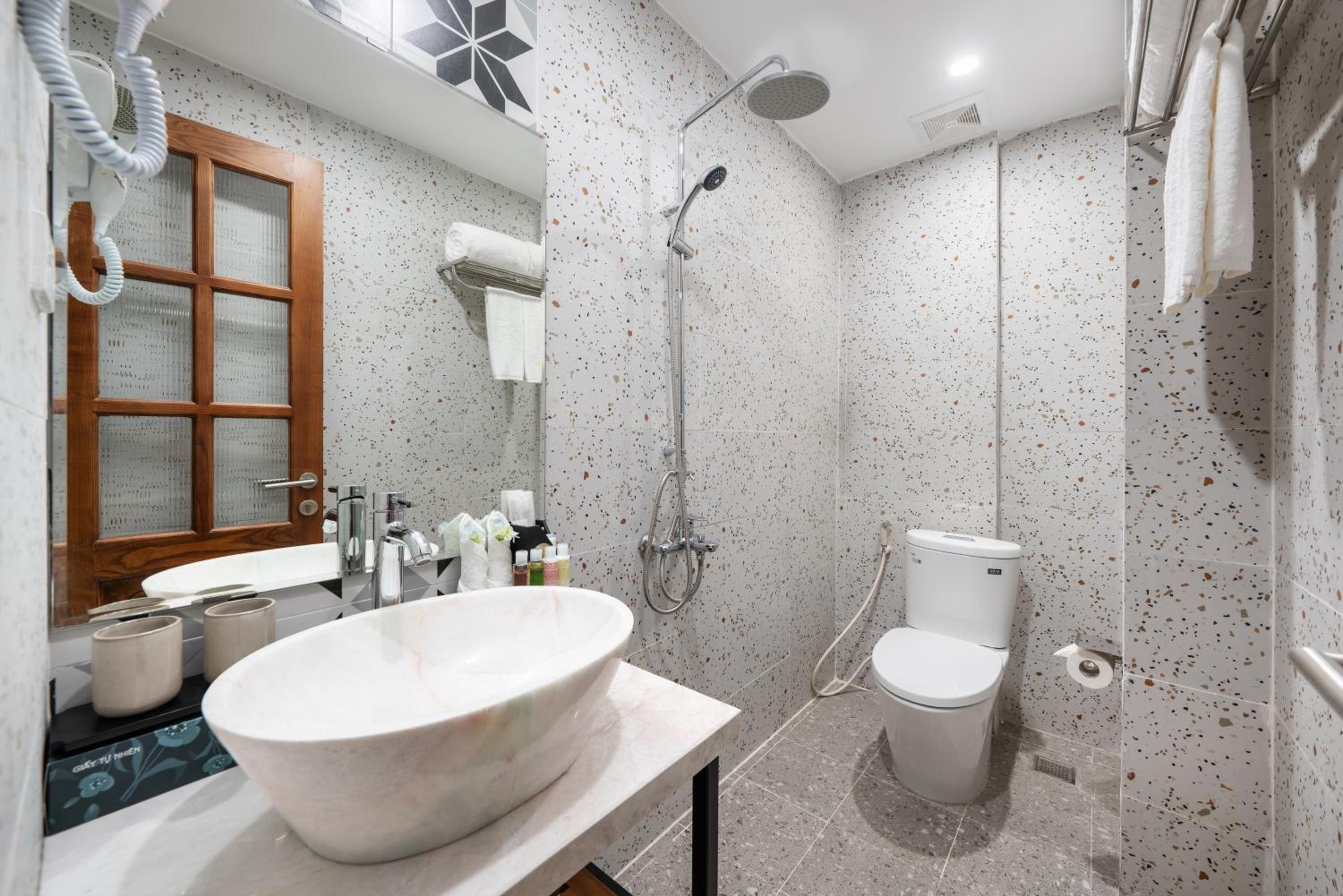 Le Parfum Apartment and Hotel