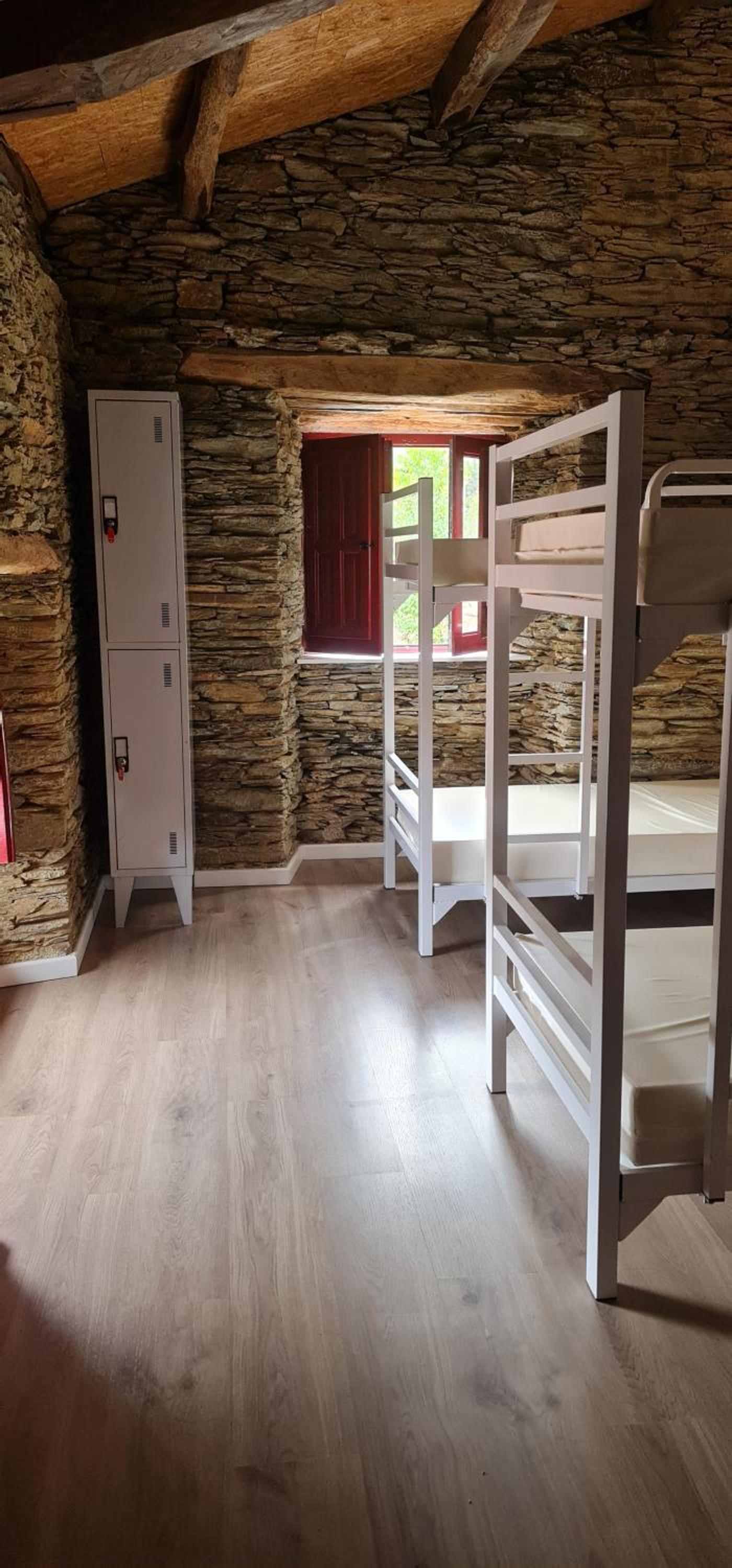 ALBERGUE CASTELOS