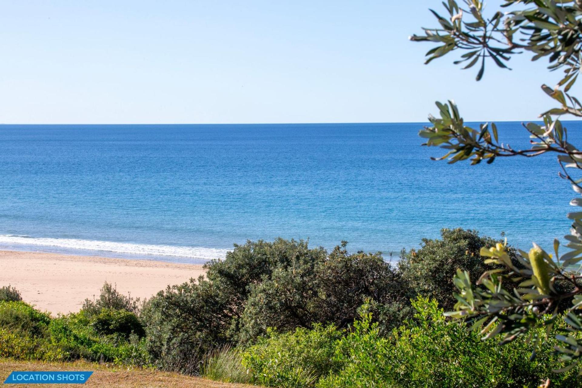 Aqua Beachfront - 2 Mins Walk to Beach