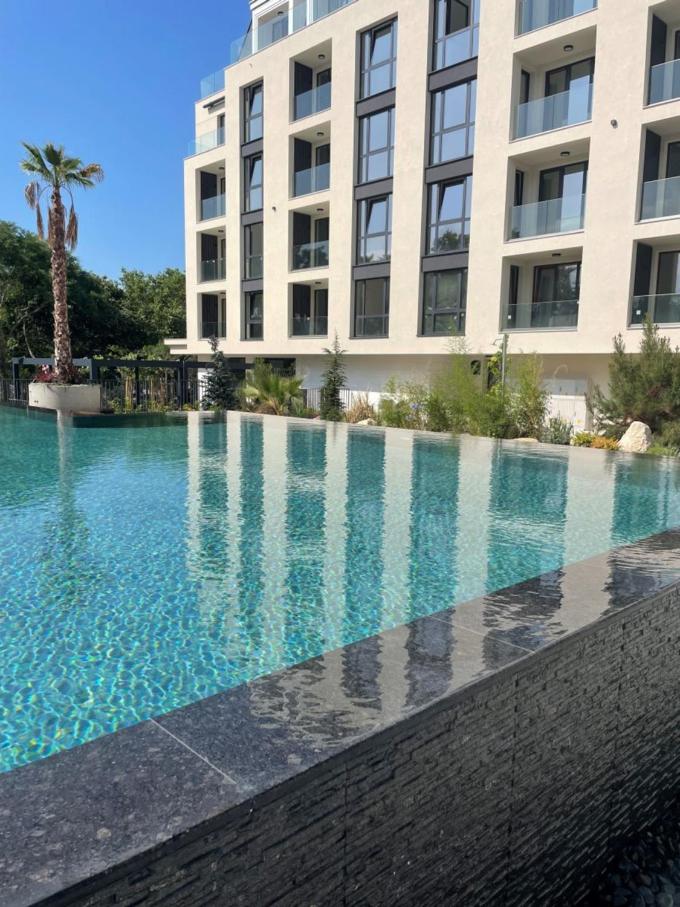SUNNY STUDIO AZUR